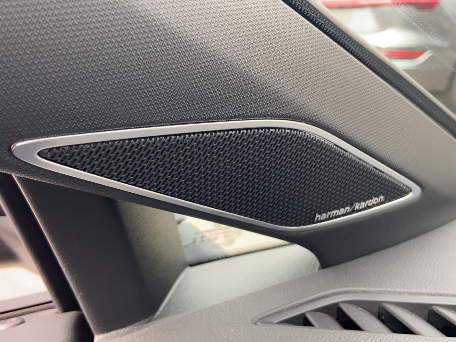 VW Golf 2.0 TSI R DSG 4Motion mit Akrapovic & Panoramadach-image-20