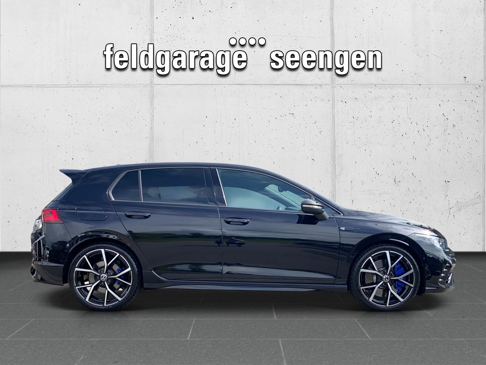 VW Golf 2.0 TSI R DSG 4Motion mit Akrapovic & Panoramadach-image-3