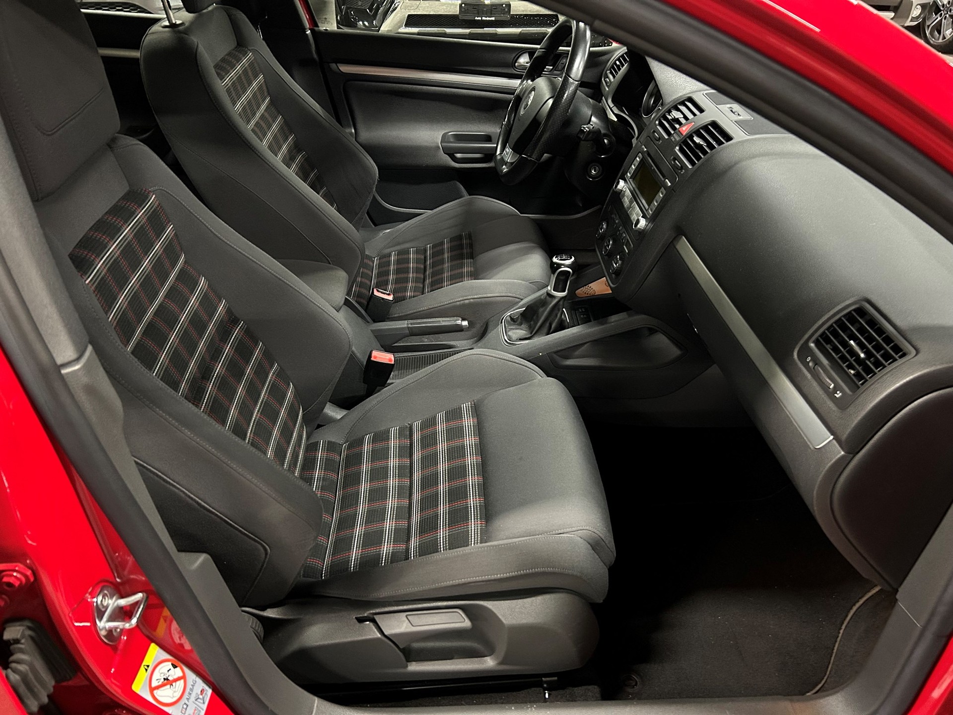 VW Golf 2.0 TFSI GTI-image-10