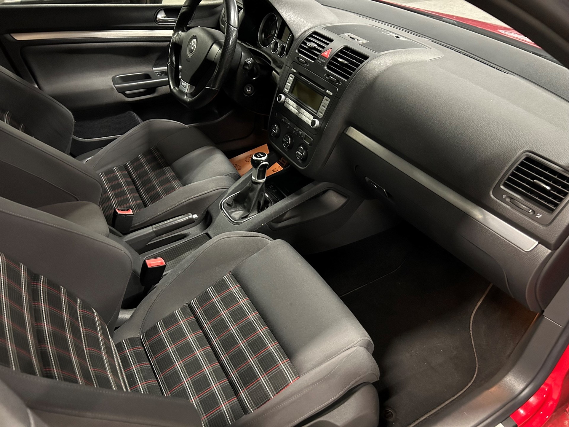 VW Golf 2.0 TFSI GTI-image-11