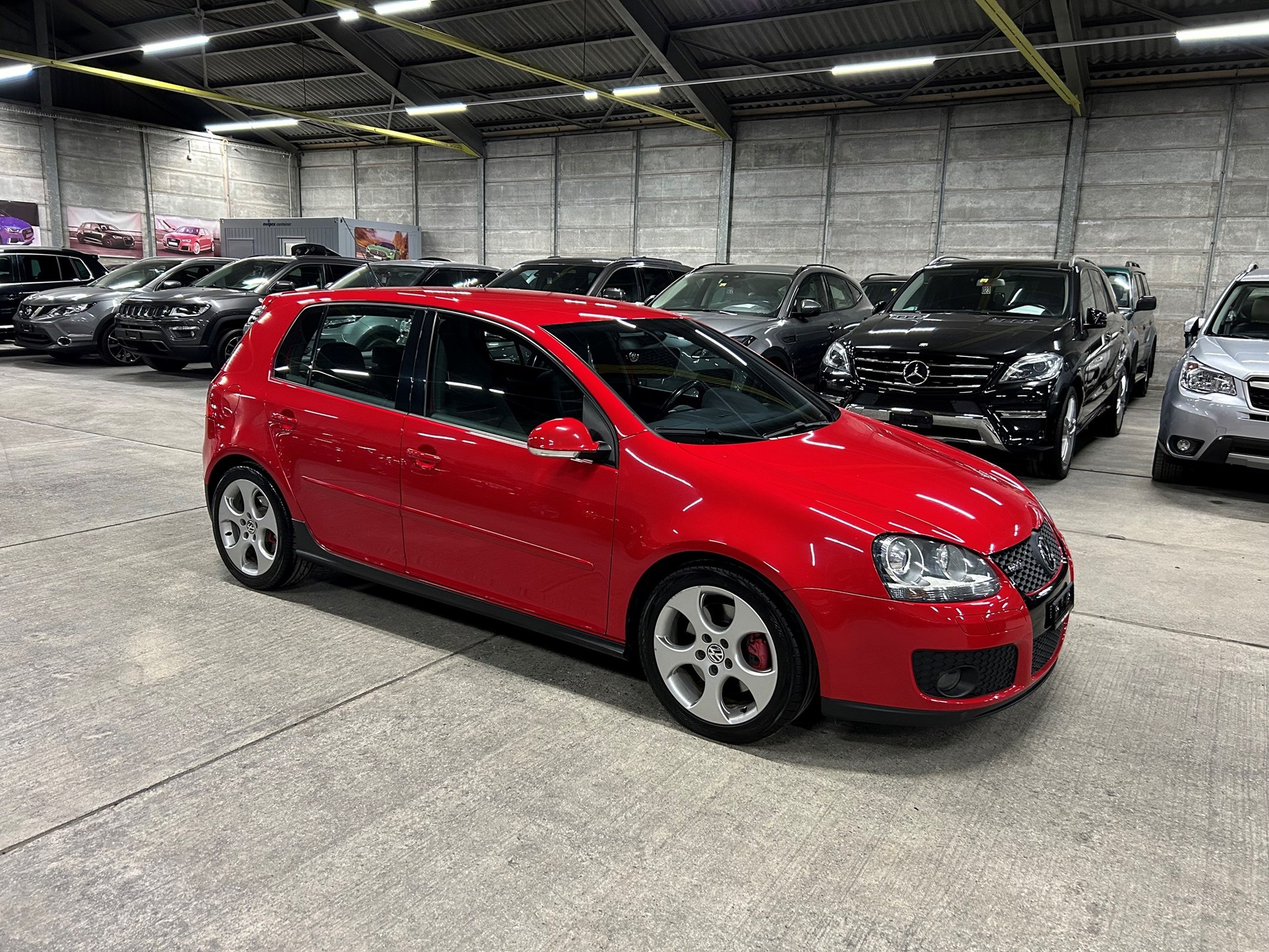 VW Golf 2.0 TFSI GTI-image-1