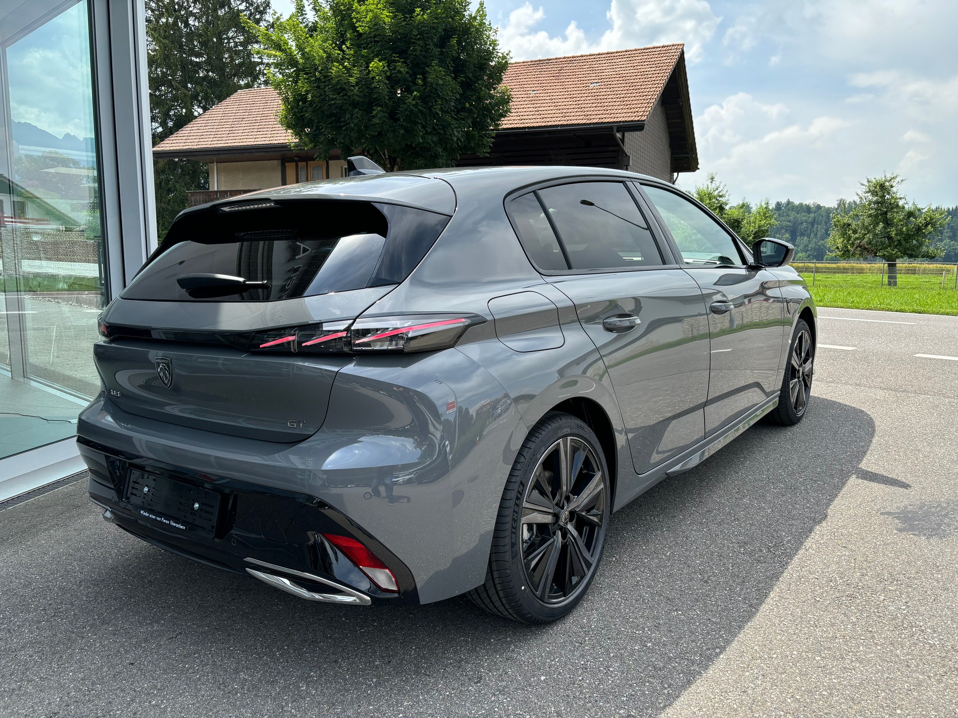 PEUGEOT 308 GT 1.2 136 Hybrid-image-3