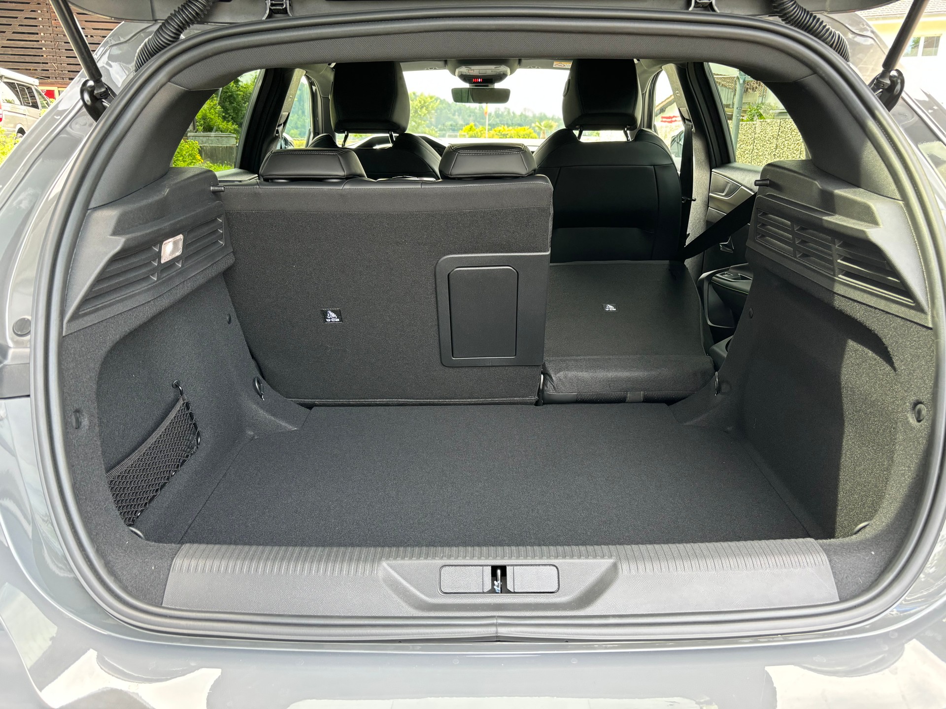 PEUGEOT 308 GT 1.2 136 Hybrid-image-5