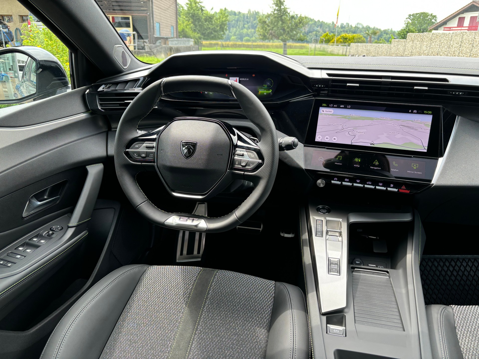 PEUGEOT 308 GT 1.2 136 Hybrid-image-9
