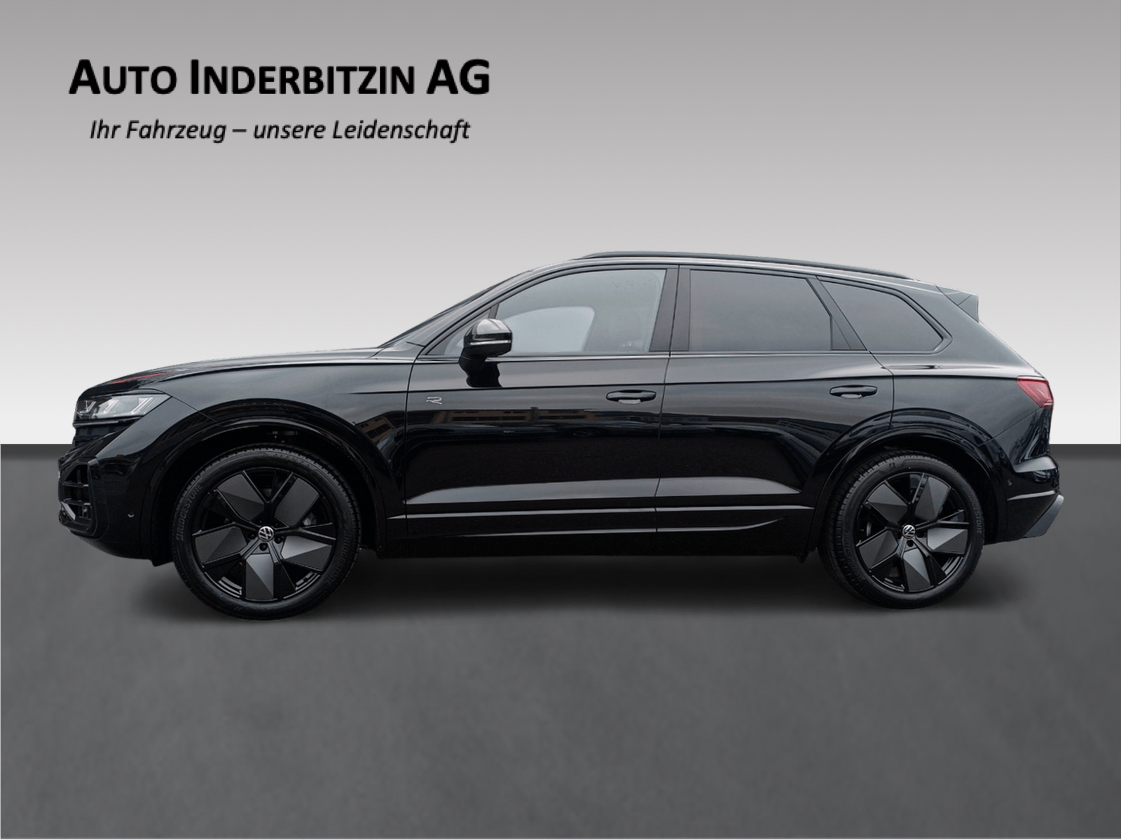 VW Touareg 3.0 TSI R-Line Tiptronic-showroom-element-3