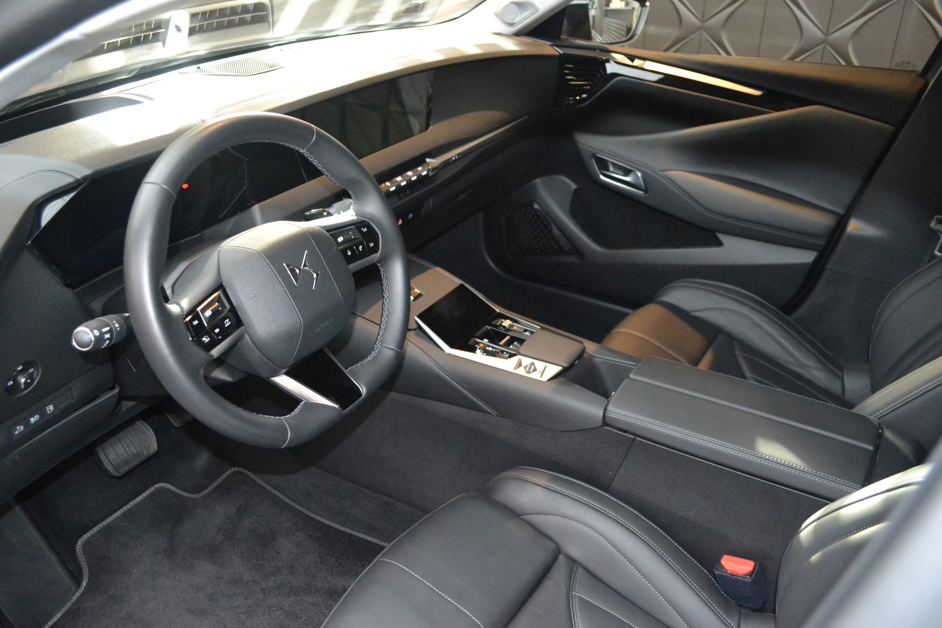 DS AUTOMOBILES DS 4 1.6 E-Tense Cross Rivoli-image-4