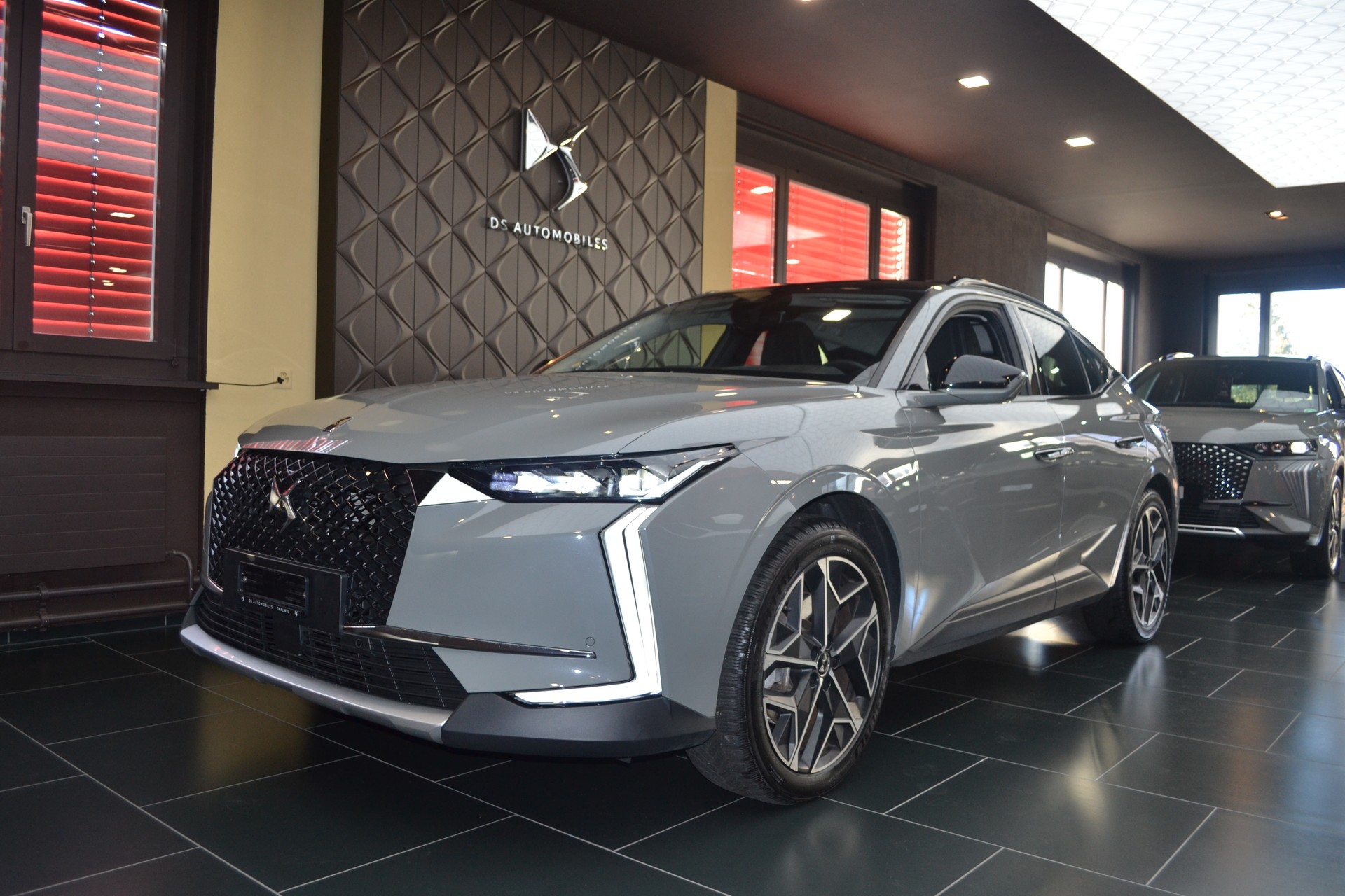 DS AUTOMOBILES DS 4 1.6 E-Tense Cross Rivoli-image-10