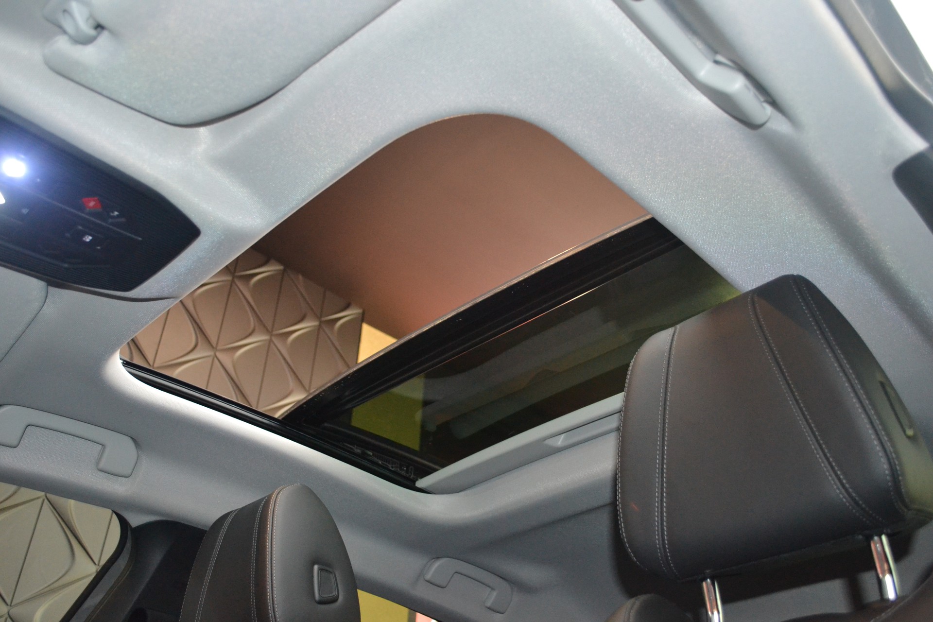 DS AUTOMOBILES DS 4 1.6 E-Tense Cross Rivoli-image-12