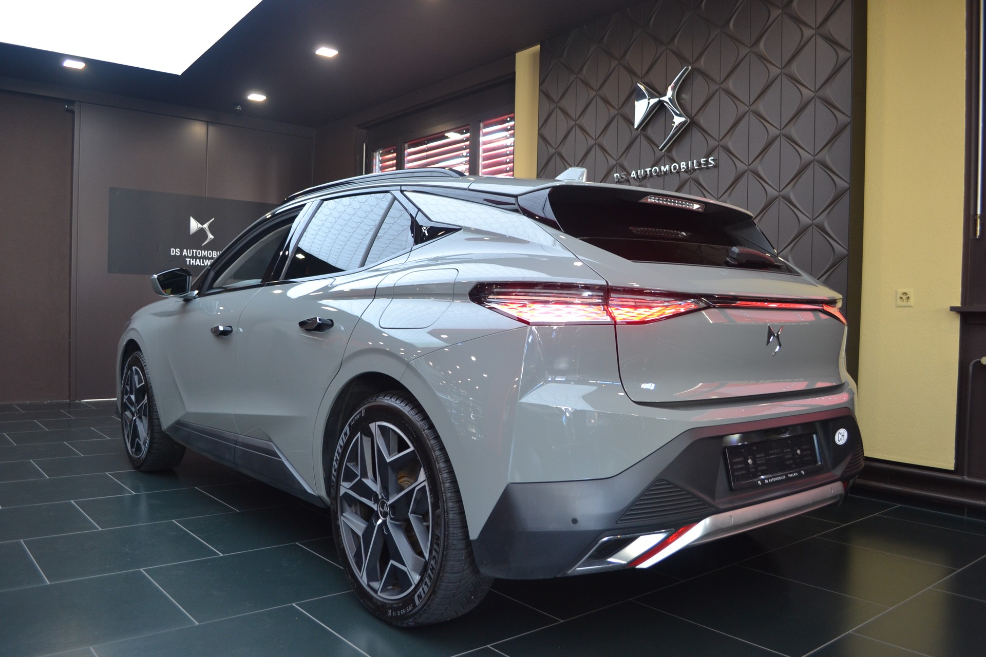 DS AUTOMOBILES DS 4 1.6 E-Tense Cross Rivoli-image-11