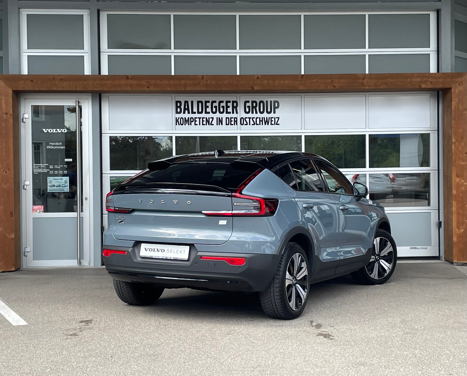 VOLVO C40 P8 Twin Recharge AWD-image-2