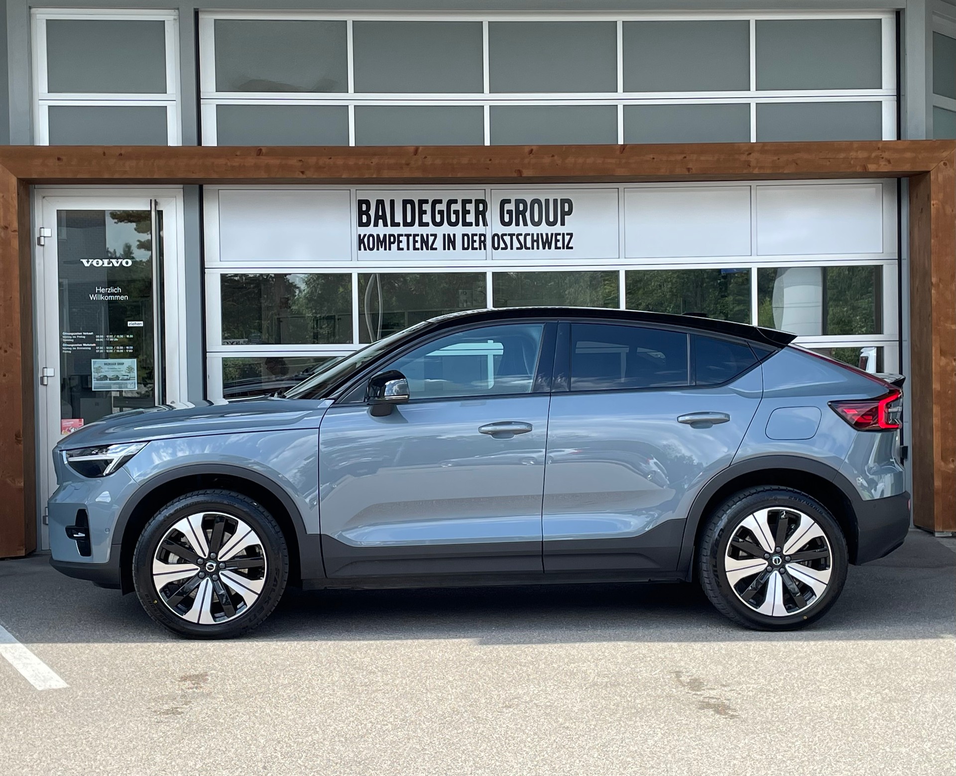 VOLVO C40 P8 Twin Recharge AWD-image-8