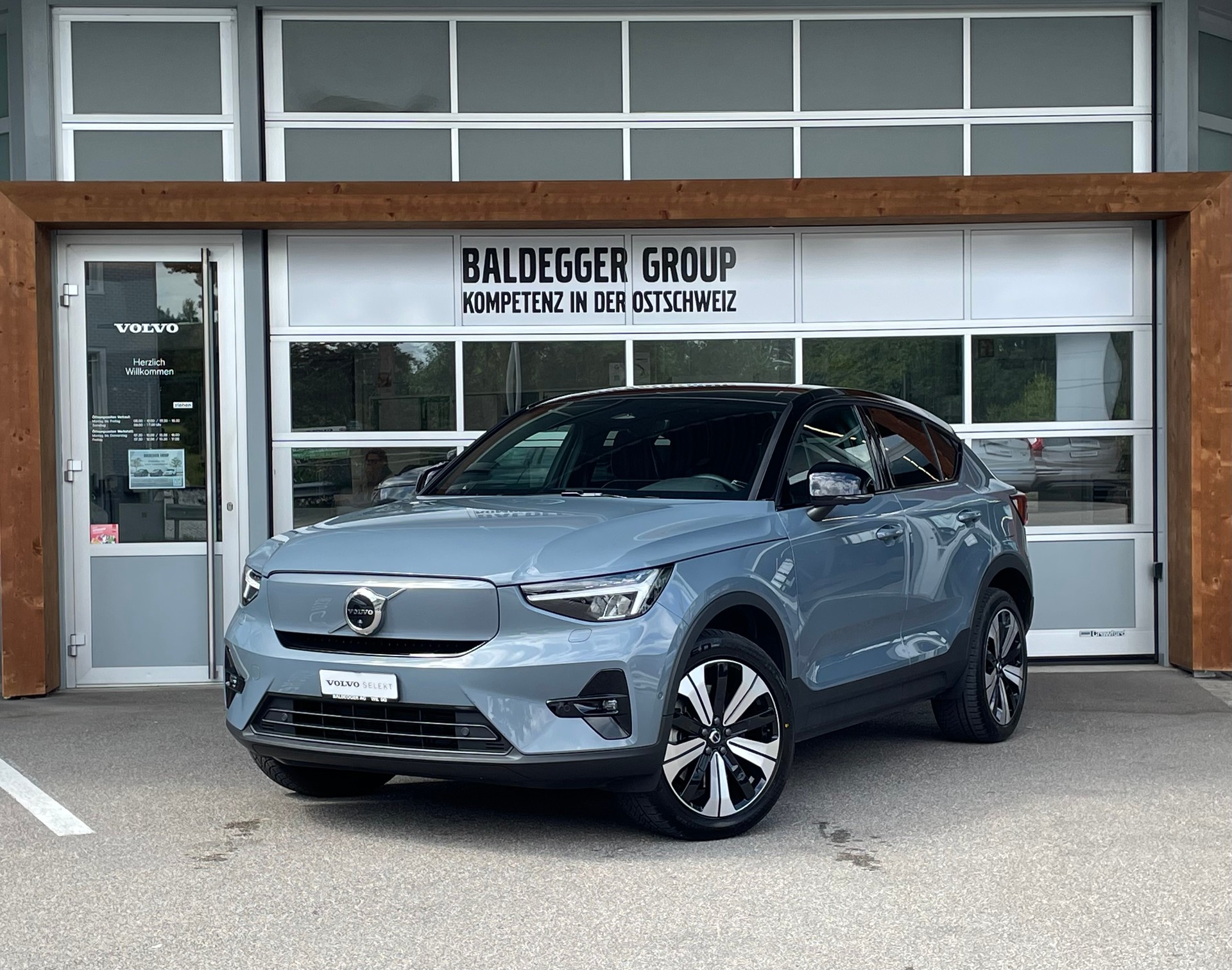 VOLVO C40 P8 Twin Recharge AWD-image-0
