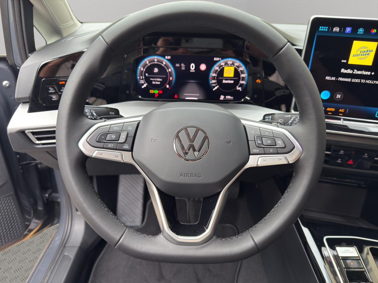 VW Golf Variant 1.5 eTSI mHEV Style-image-6