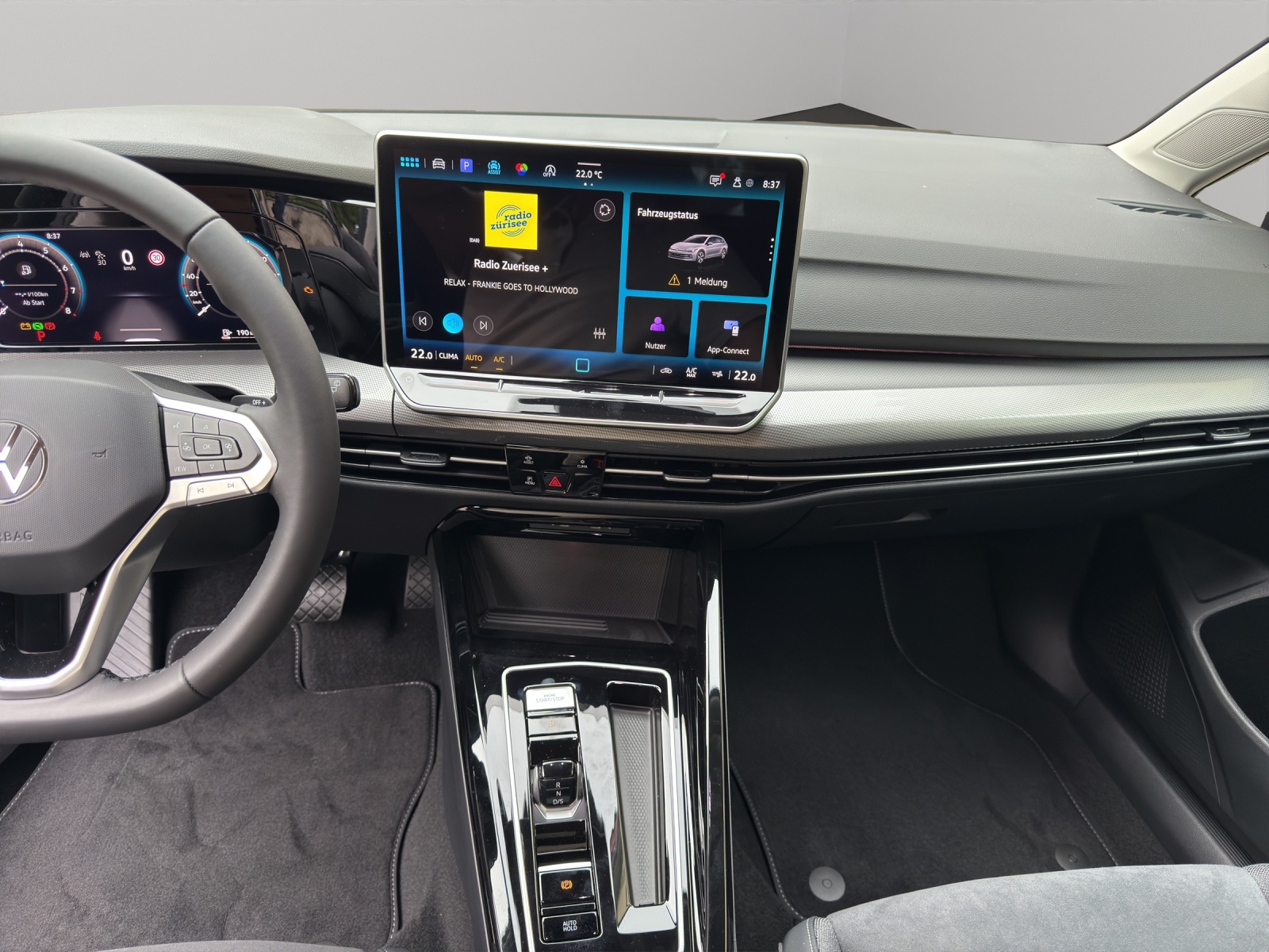 VW Golf Variant 1.5 eTSI mHEV Style-image-8