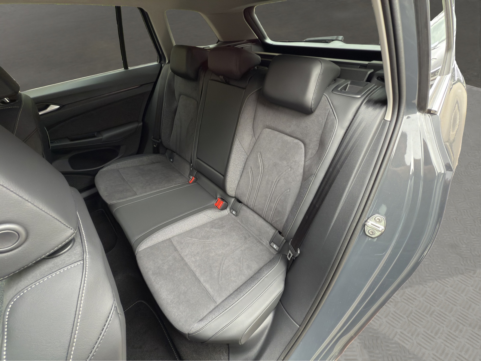 VW Golf Variant 1.5 eTSI mHEV Style-image-9
