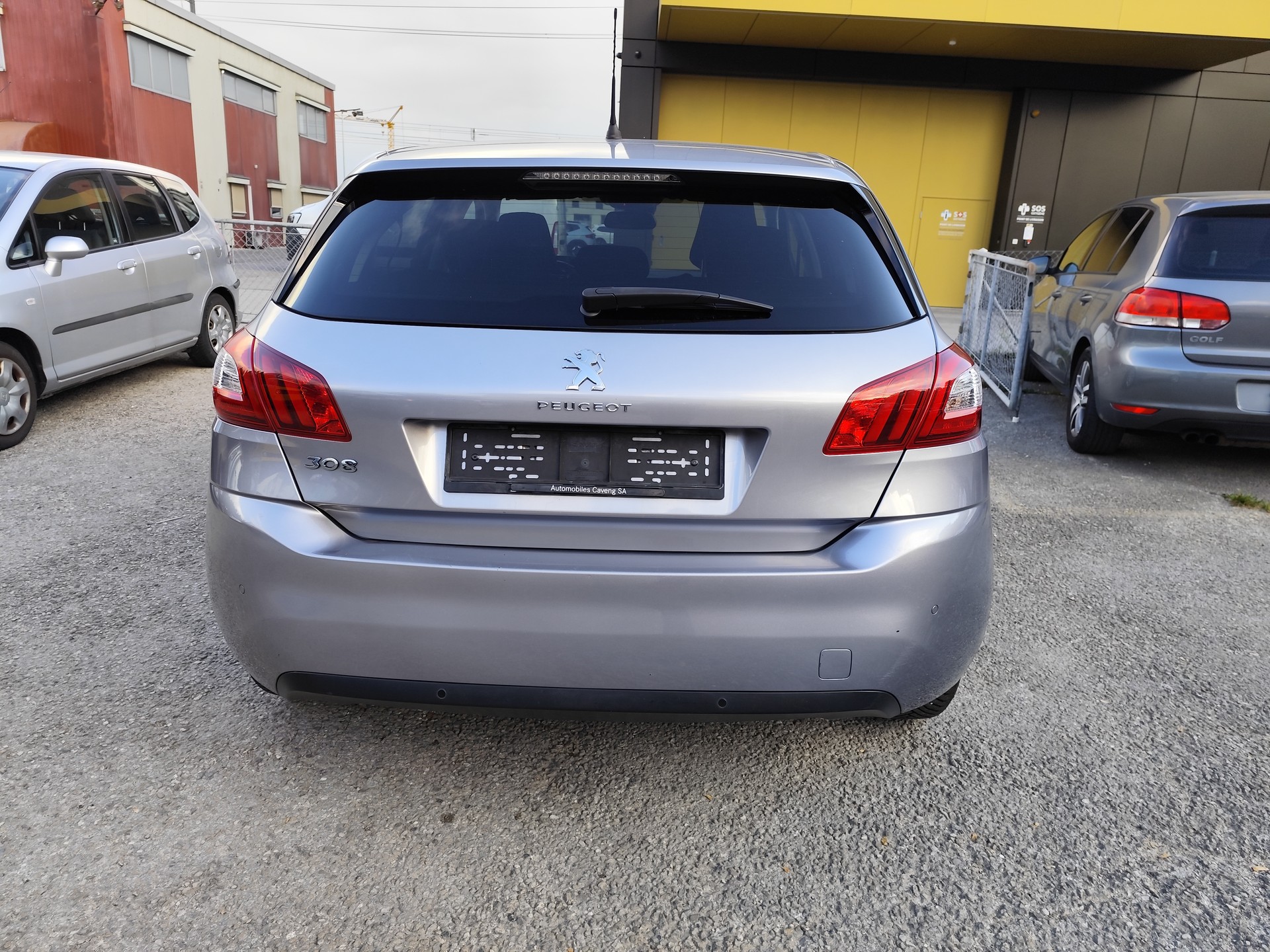 PEUGEOT 308 1.6 BlueHDI - STYLE - START & STOP-image-6