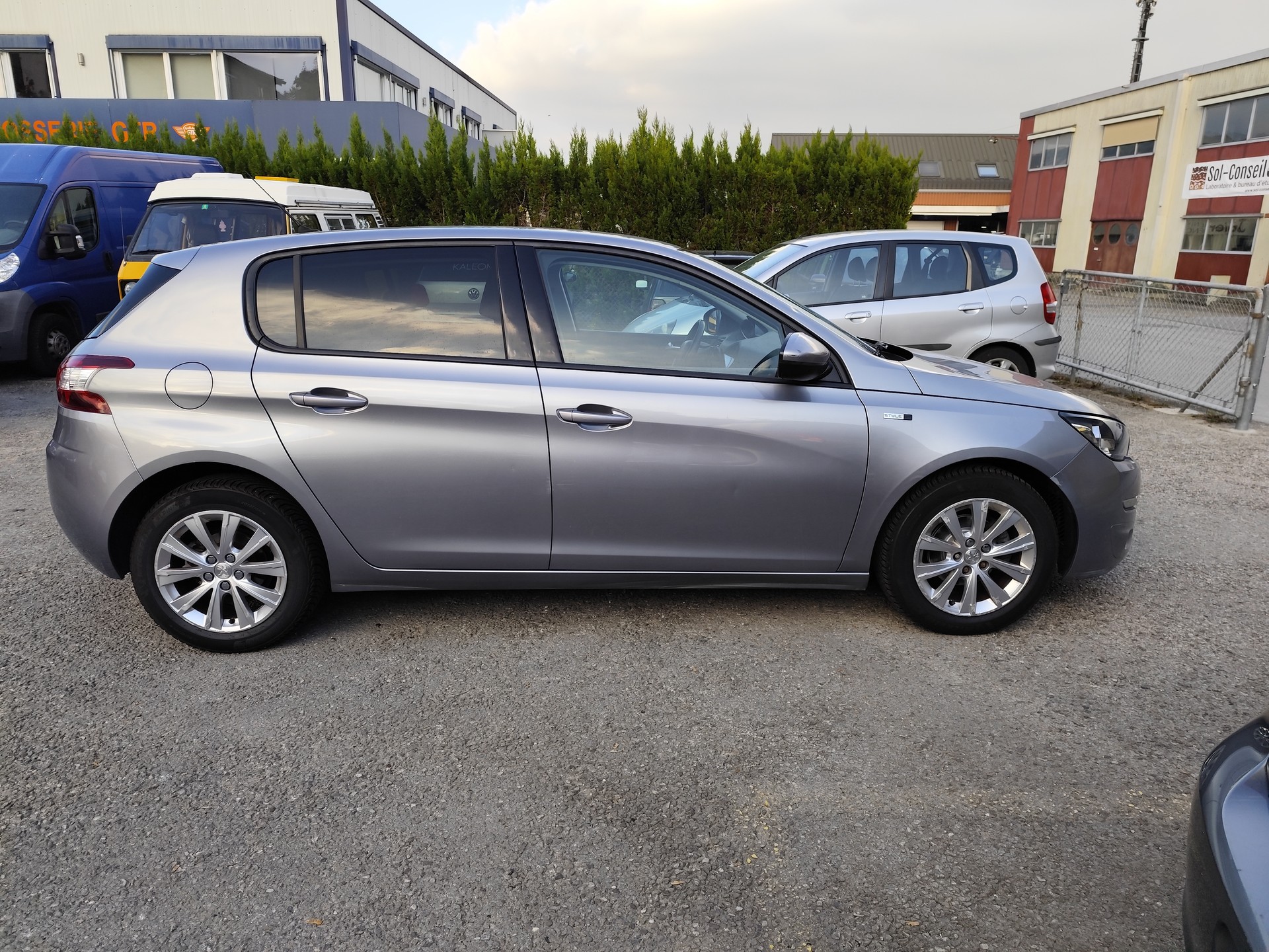 PEUGEOT 308 1.6 BlueHDI - STYLE - START & STOP-image-5