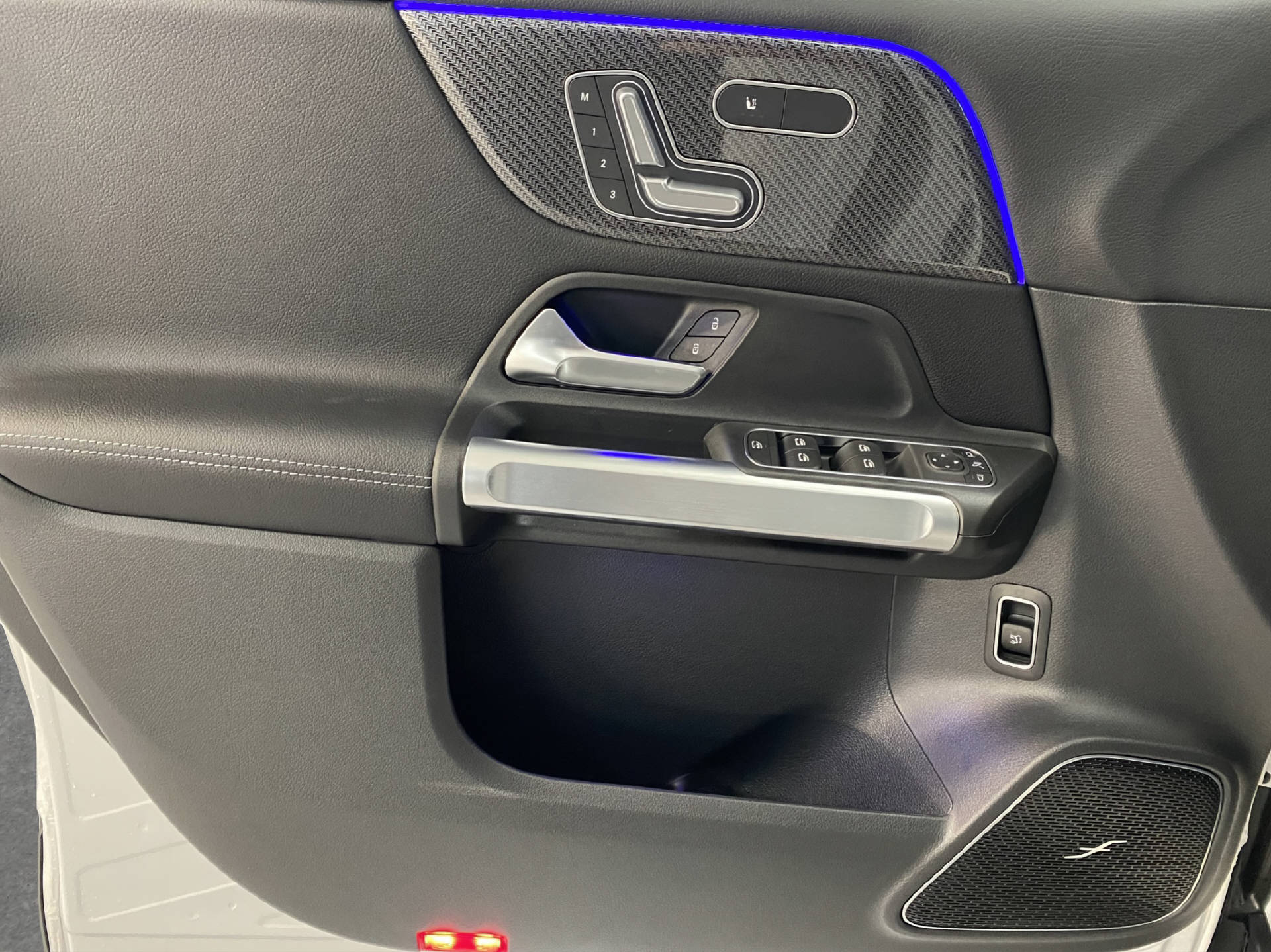 MERCEDES-BENZ GLB 35 AMG 4MATIC-image-9