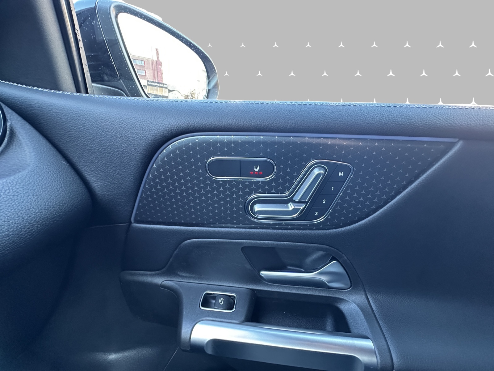 MERCEDES-BENZ GLB 250 4Matic 8G-Tronic-image-14