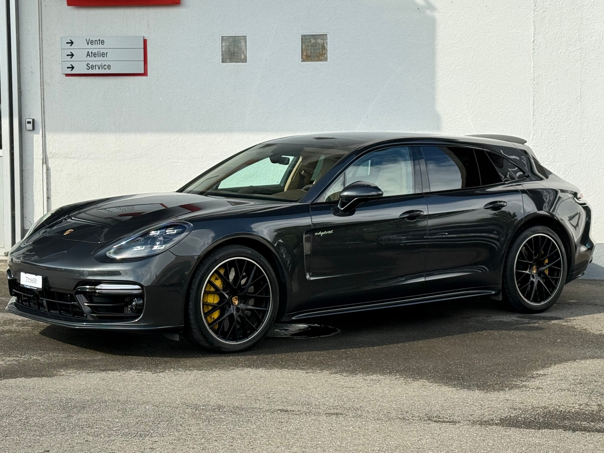 PORSCHE Panamera Turbo S E-Hybrid Sport Turismo PDK-image-5