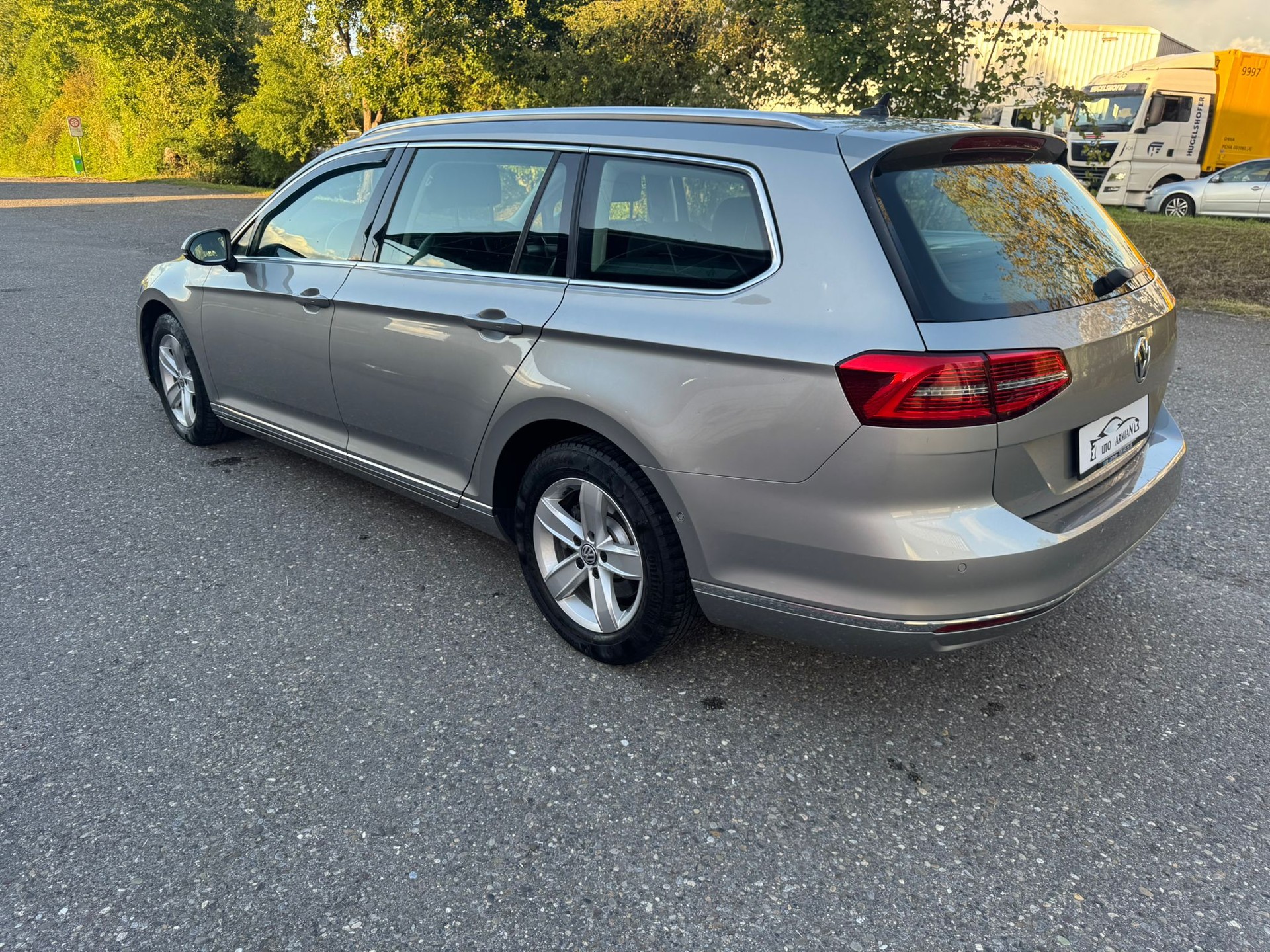 VW Passat Variant 2.0 TDI BMT Highline DSG-image-5