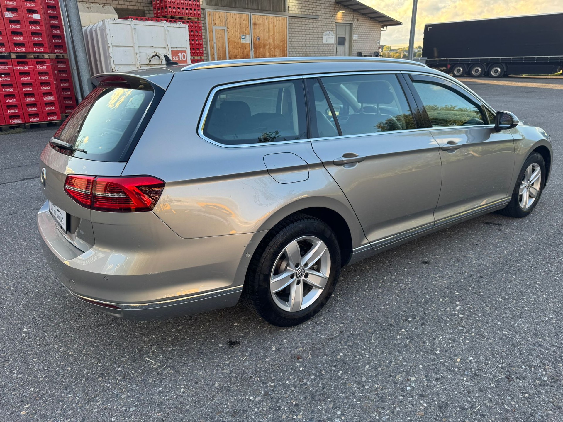 VW Passat Variant 2.0 TDI BMT Highline DSG-image-6