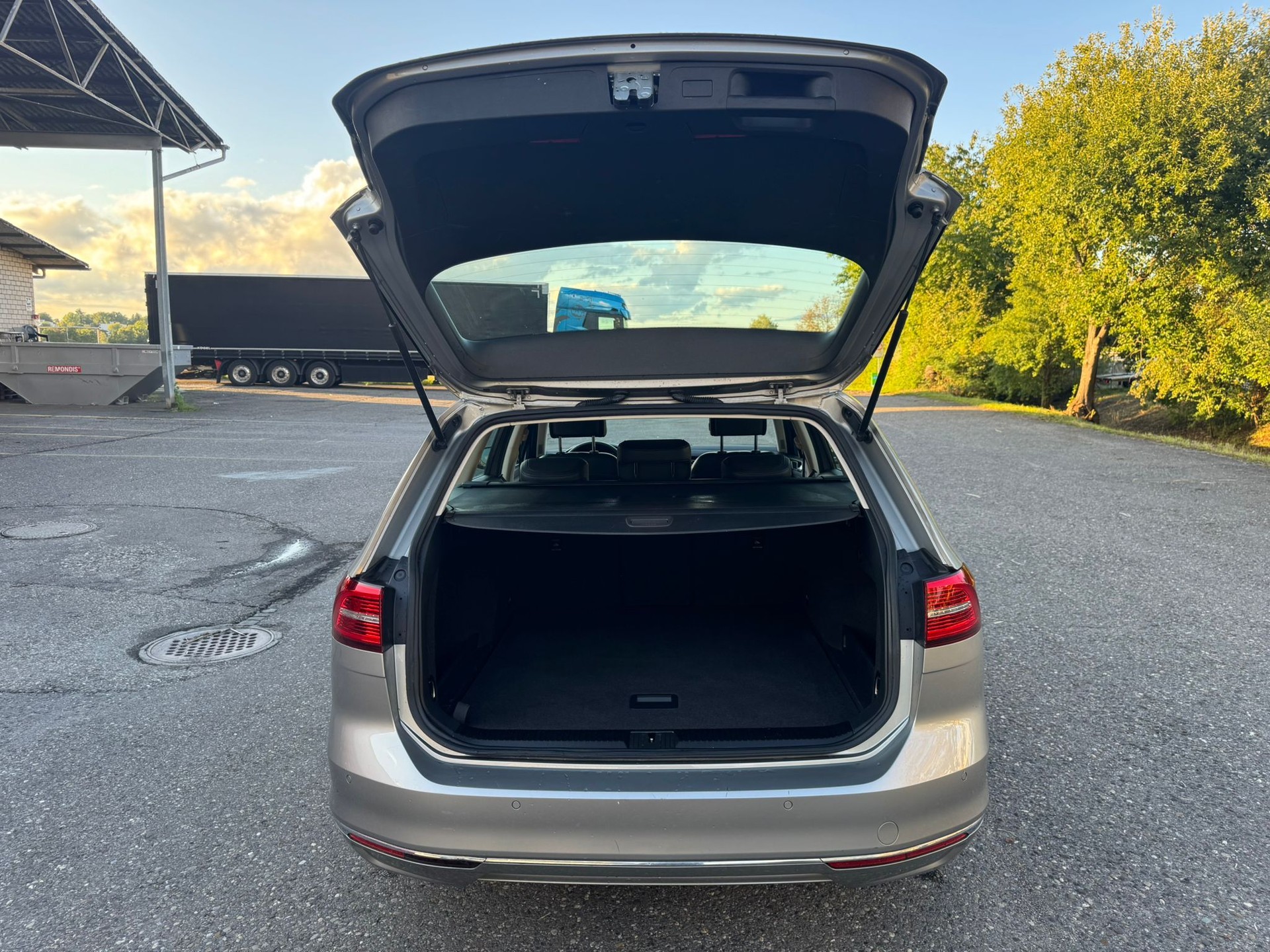 VW Passat Variant 2.0 TDI BMT Highline DSG-image-7