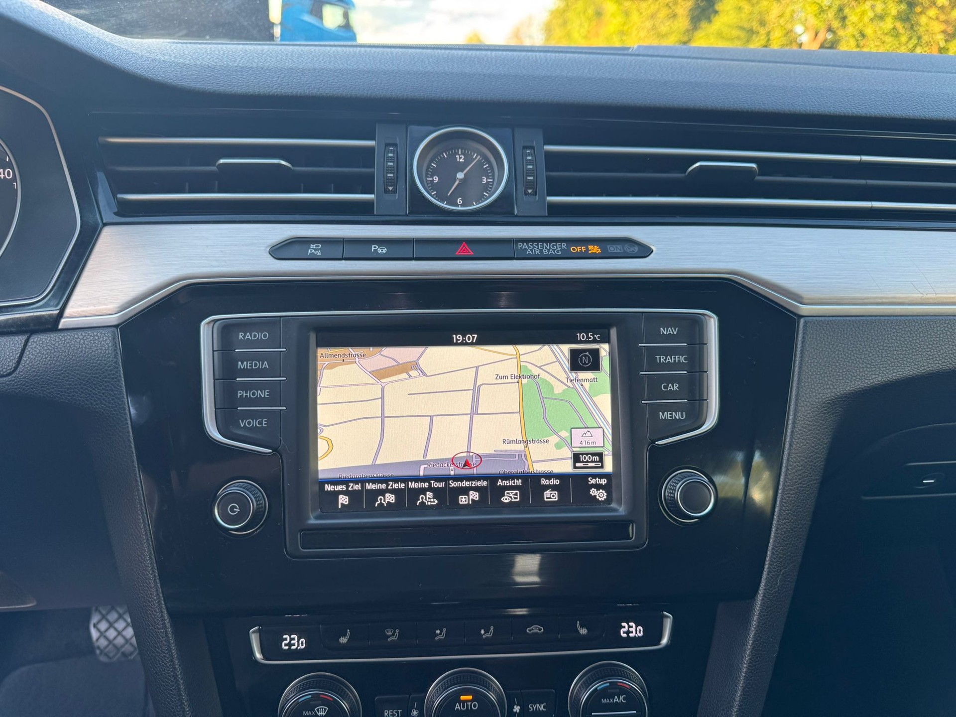 VW Passat Variant 2.0 TDI BMT Highline DSG-image-21