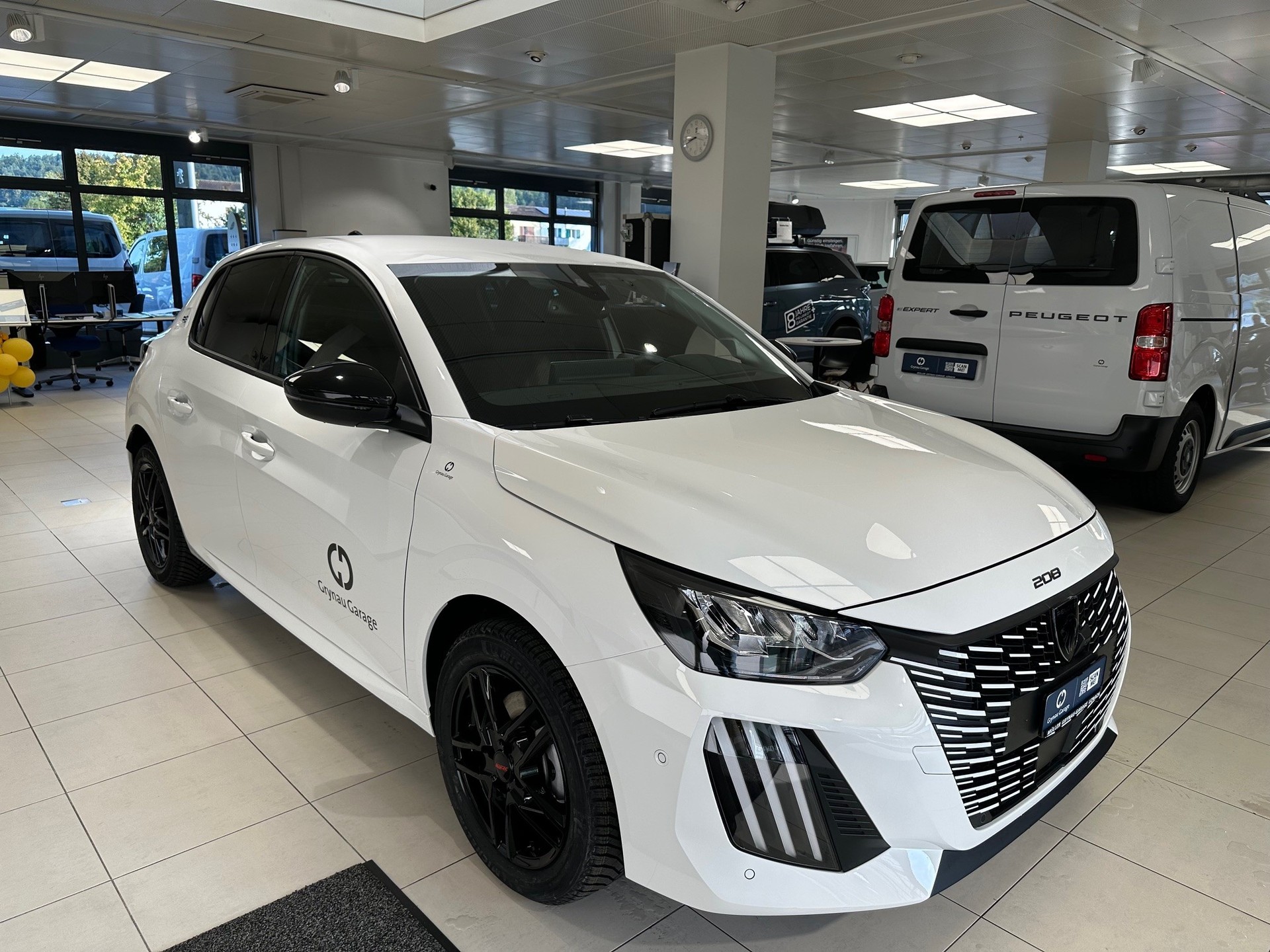 PEUGEOT 208 e-Allure-image-2