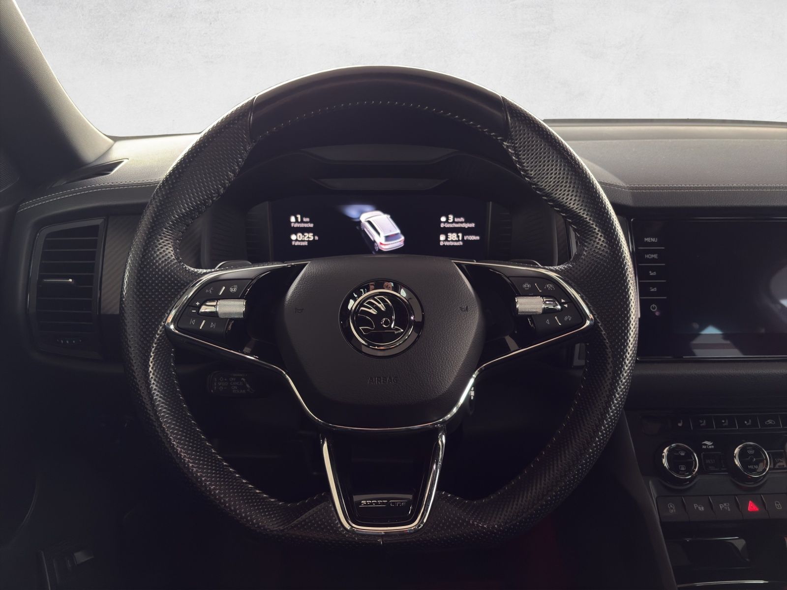SKODA Kodiaq 2.0 TDI CR SportLine 4x4 DSG-image-10