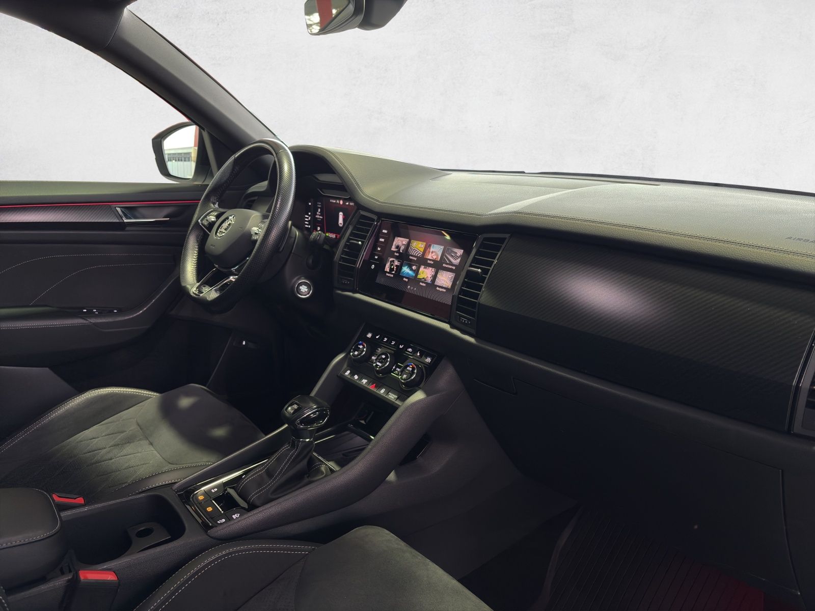 SKODA Kodiaq 2.0 TDI CR SportLine 4x4 DSG-image-9