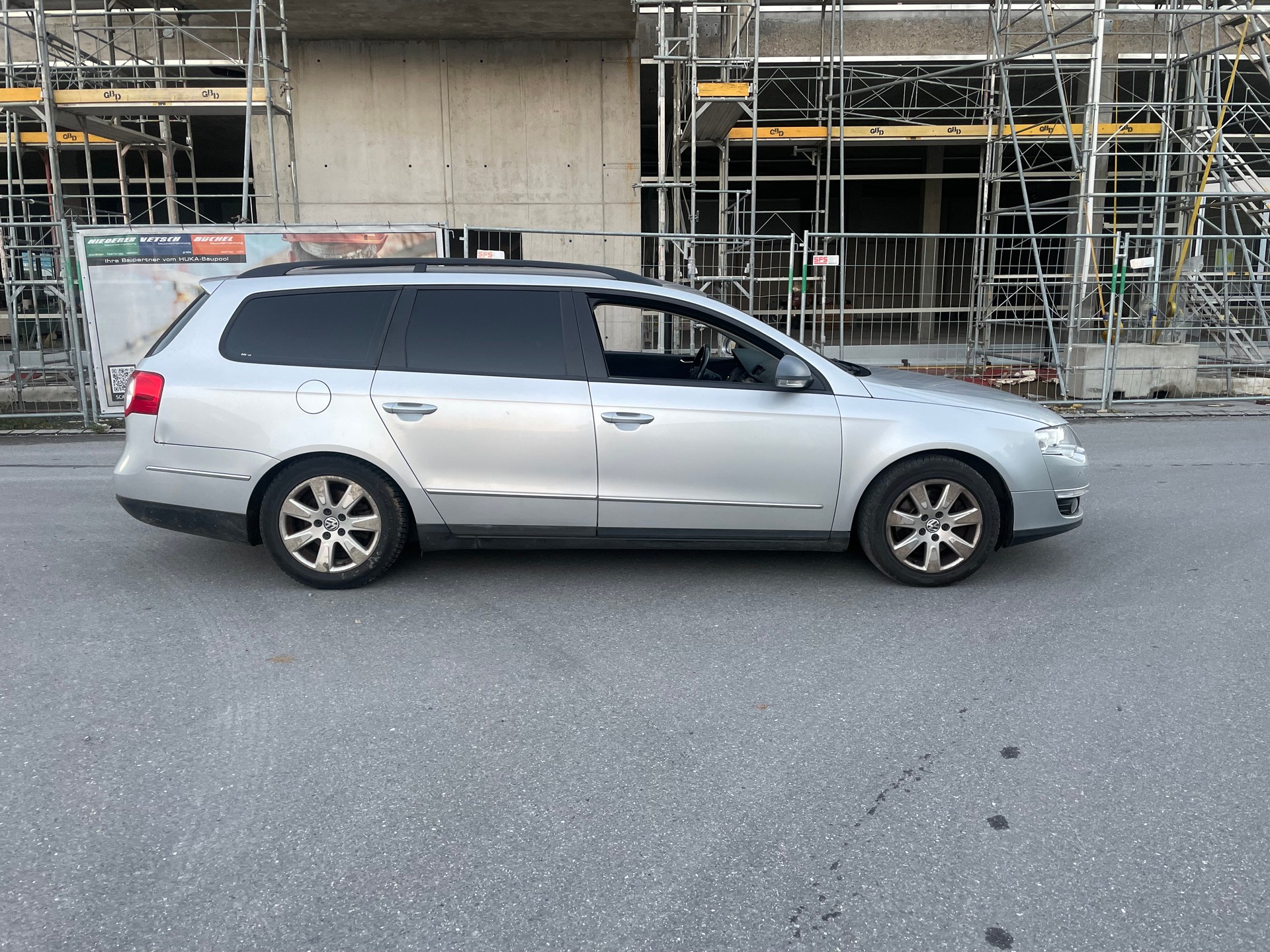 VW Passat Variant 2.0 TDI Trendline-image-6