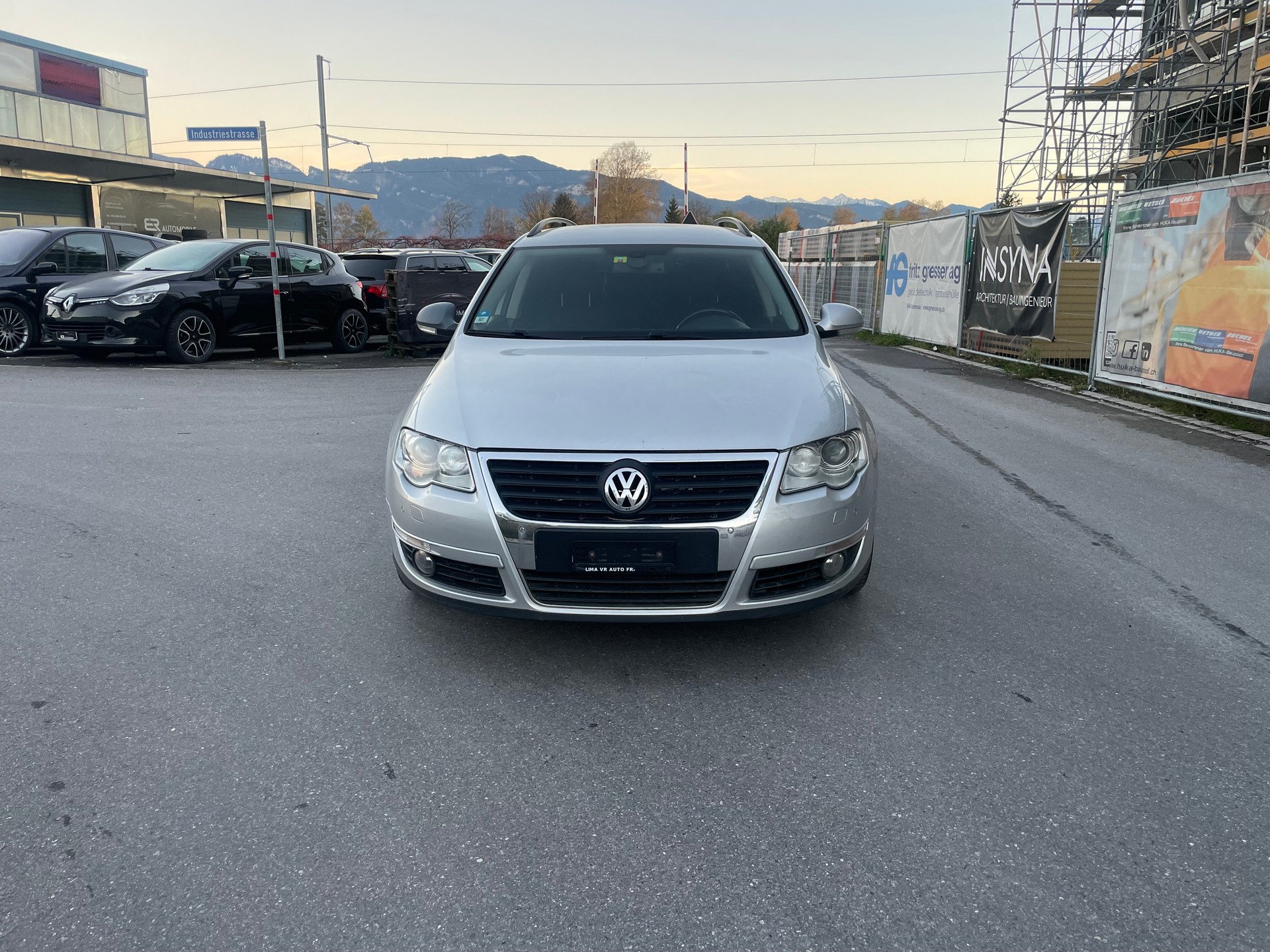 VW Passat Variant 2.0 TDI Trendline-image-4