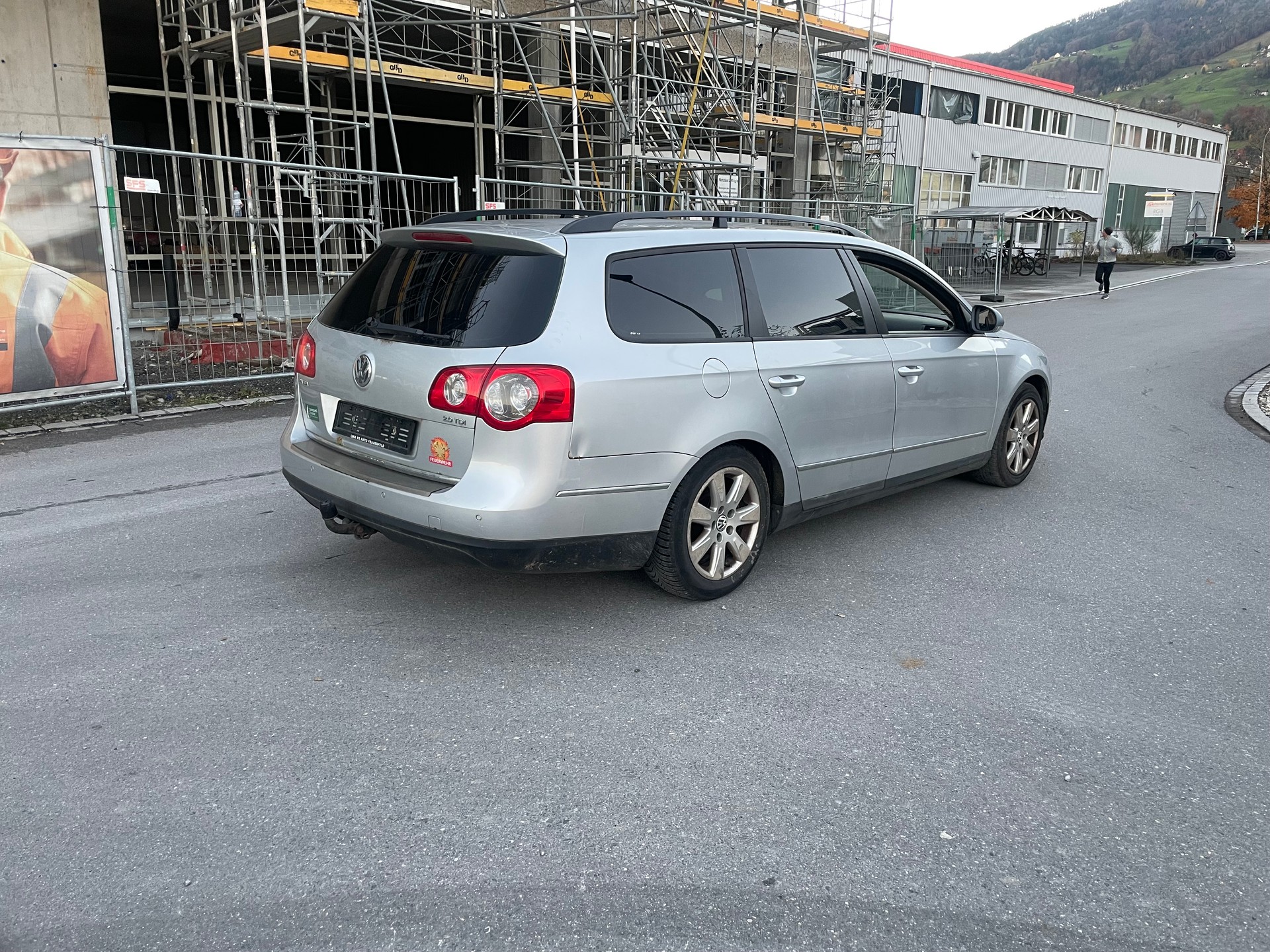 VW Passat Variant 2.0 TDI Trendline-image-2