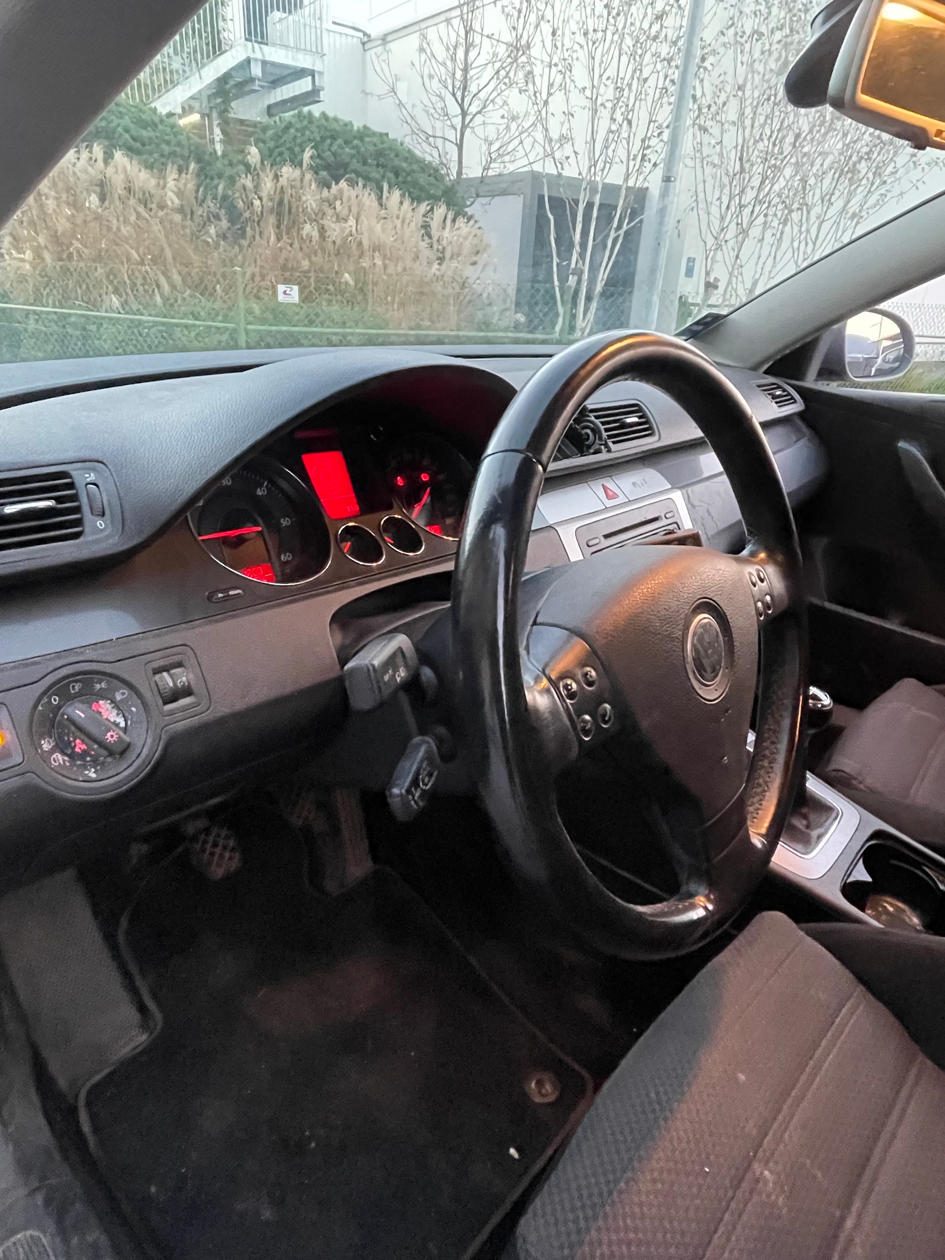 VW Passat Variant 2.0 TDI Trendline-image-8