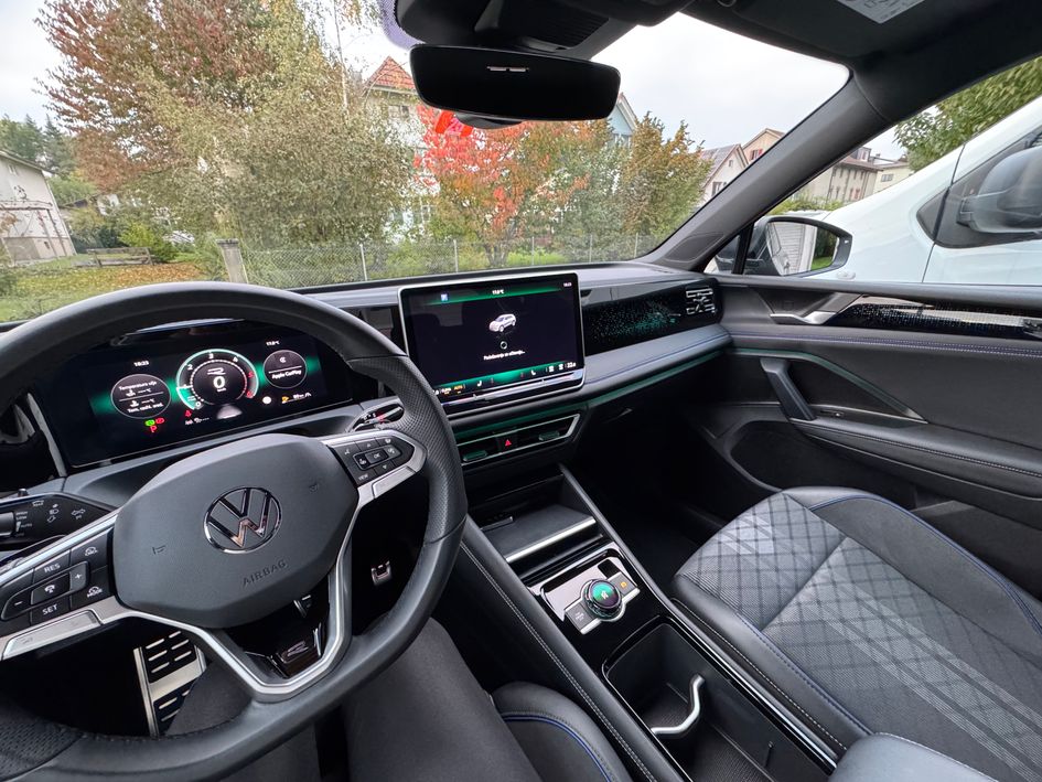 VW Tiguan 2.0 TDI SCR R-Line 4Motion DSG-image-9