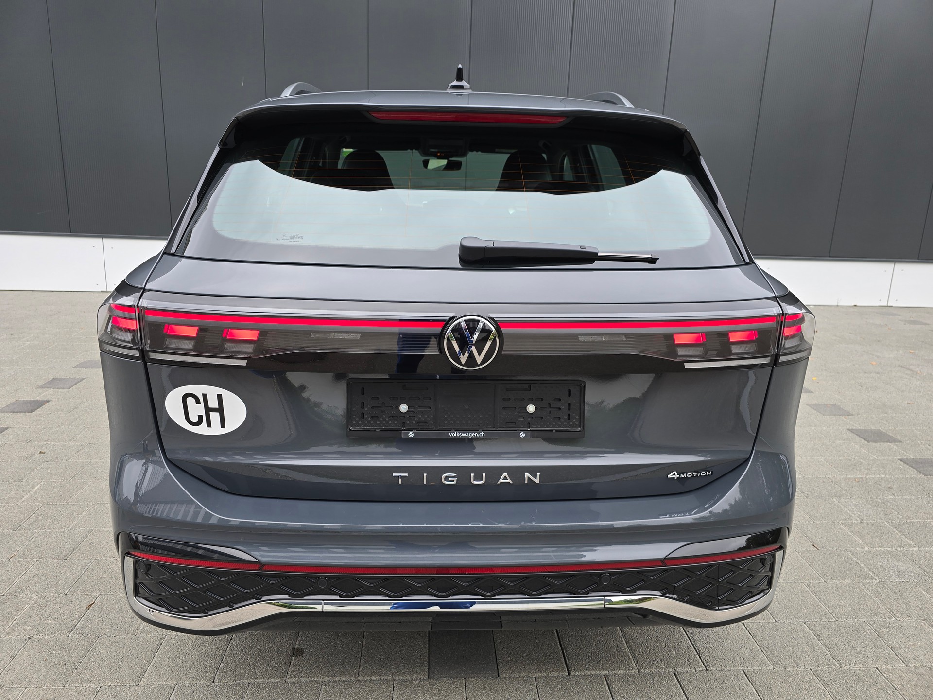 VW Tiguan 2.0 TDI SCR R-Line 4Motion DSG-image-7