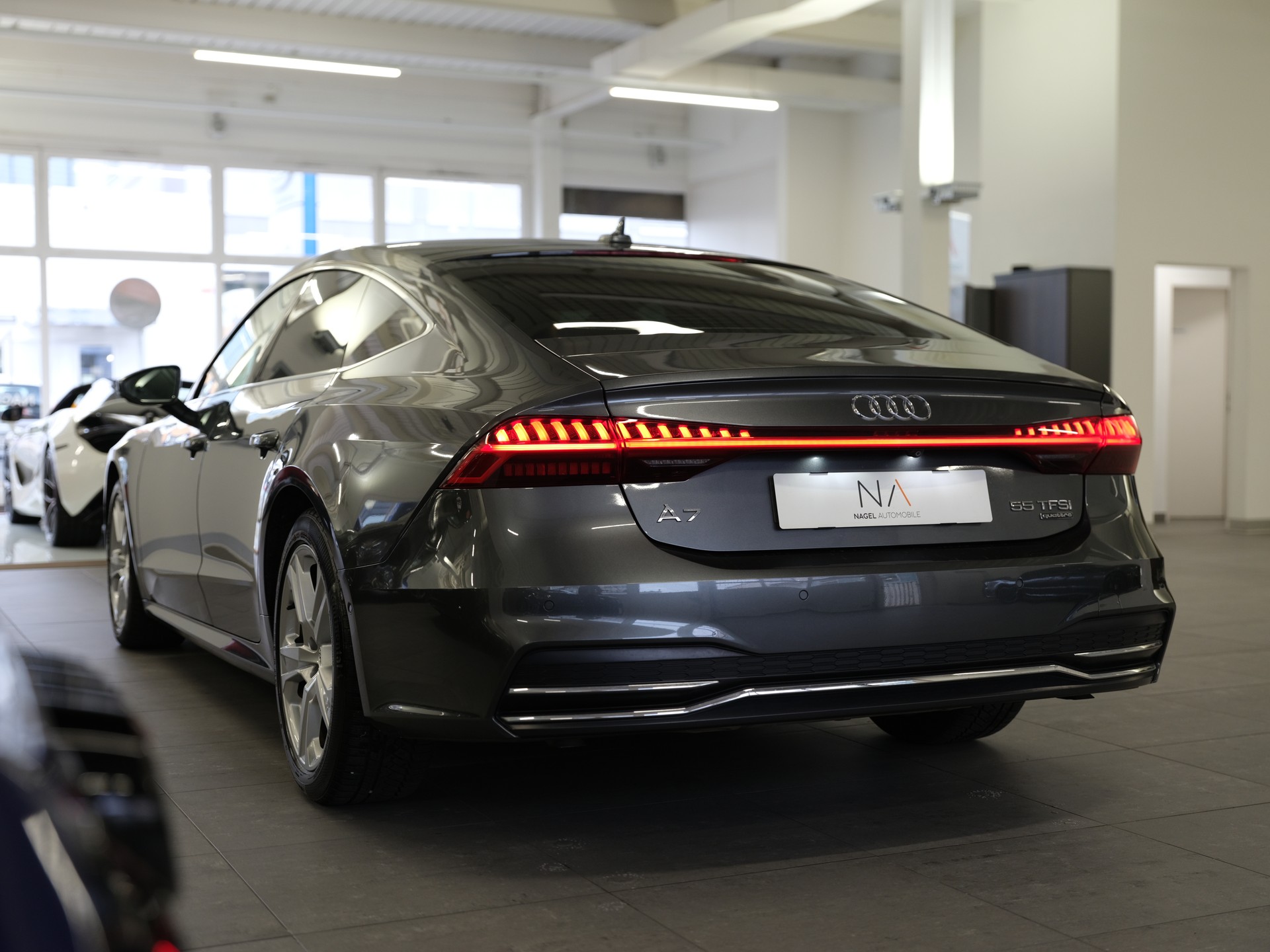 AUDI A7 Sportback 55 TFSI quattro S-tronic *Premiumpaket* *Parkassistent* *Assistenzpakete Tour/Stadt*-image-4