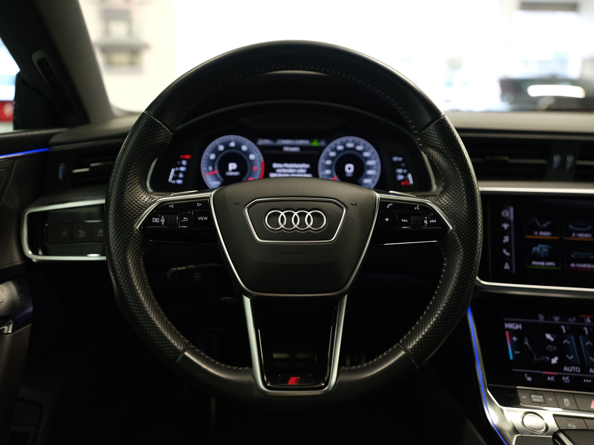 AUDI A7 Sportback 55 TFSI quattro S-tronic *Premiumpaket* *Parkassistent* *Assistenzpakete Tour/Stadt*-image-17