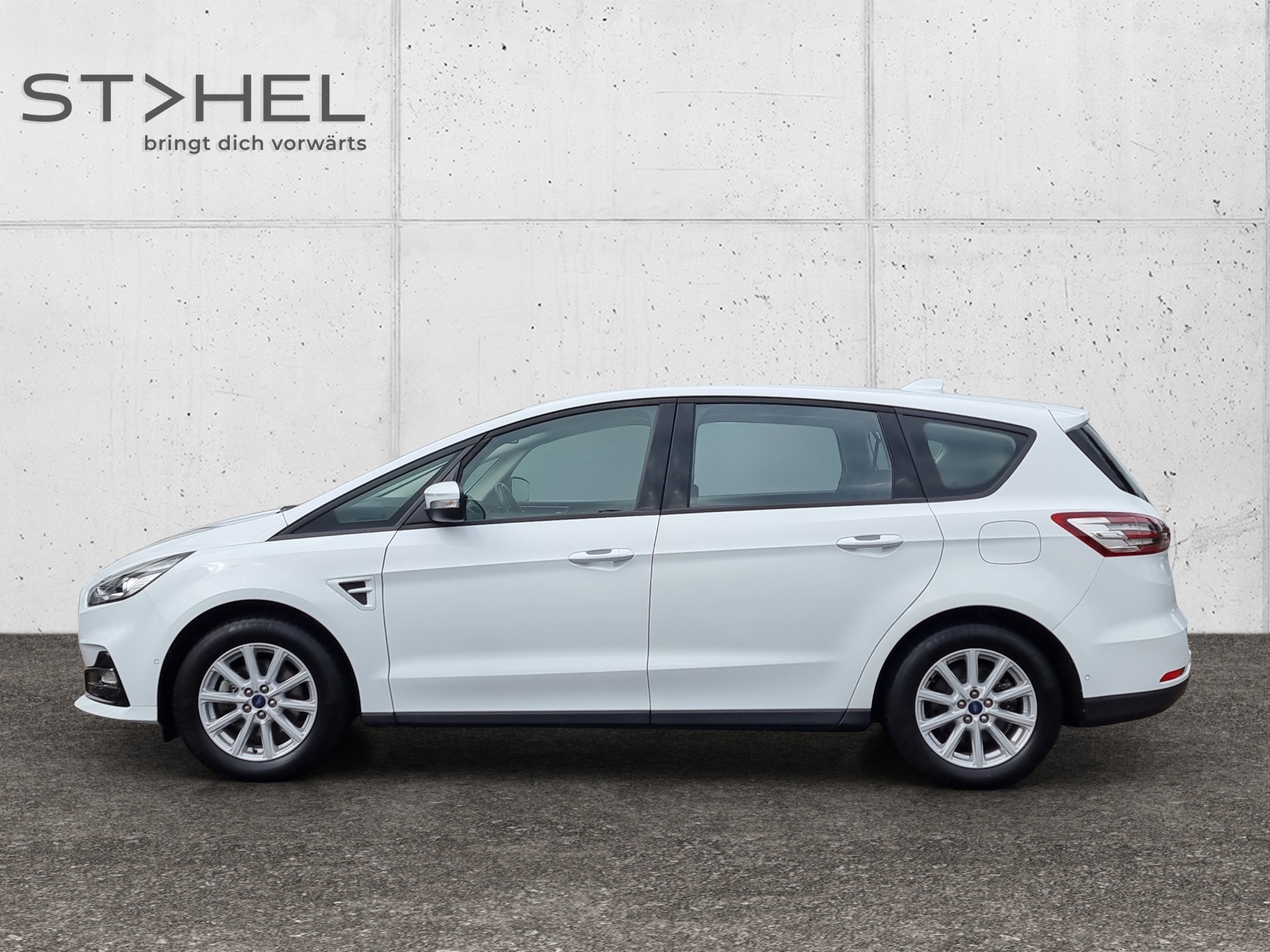 FORD S-Max 2.5 Hybrid Titanium-image-1
