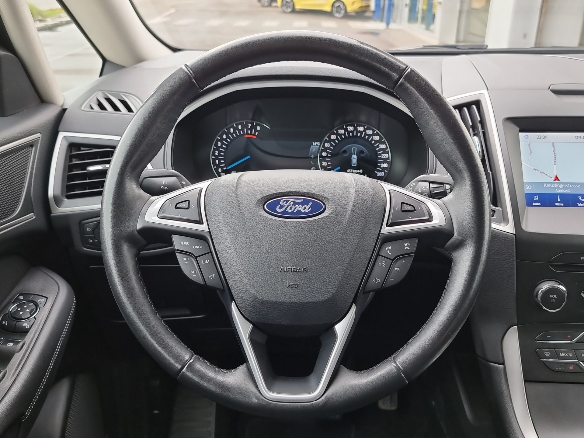 FORD S-Max 2.5 Hybrid Titanium-image-11