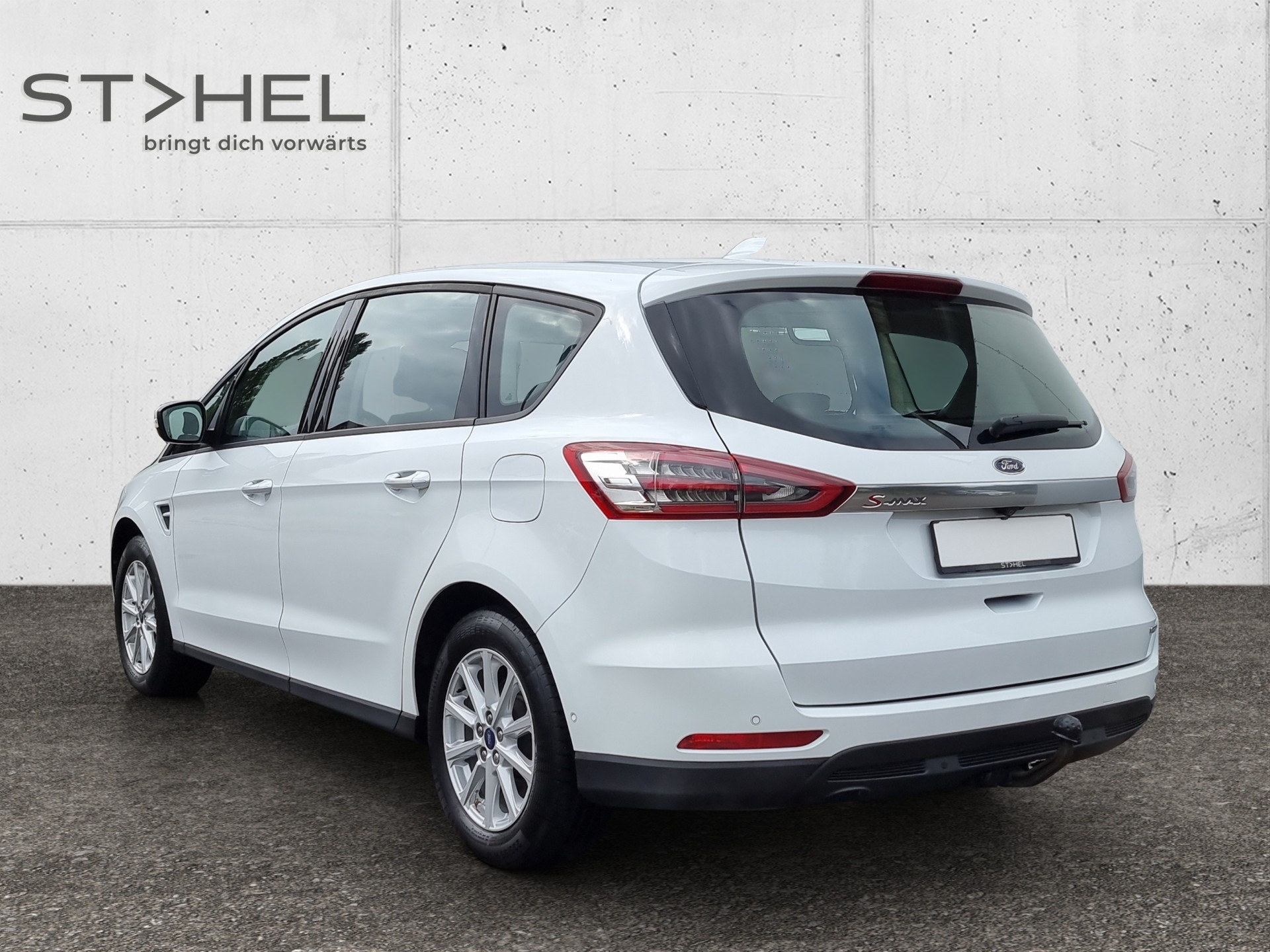FORD S-Max 2.5 Hybrid Titanium-image-2
