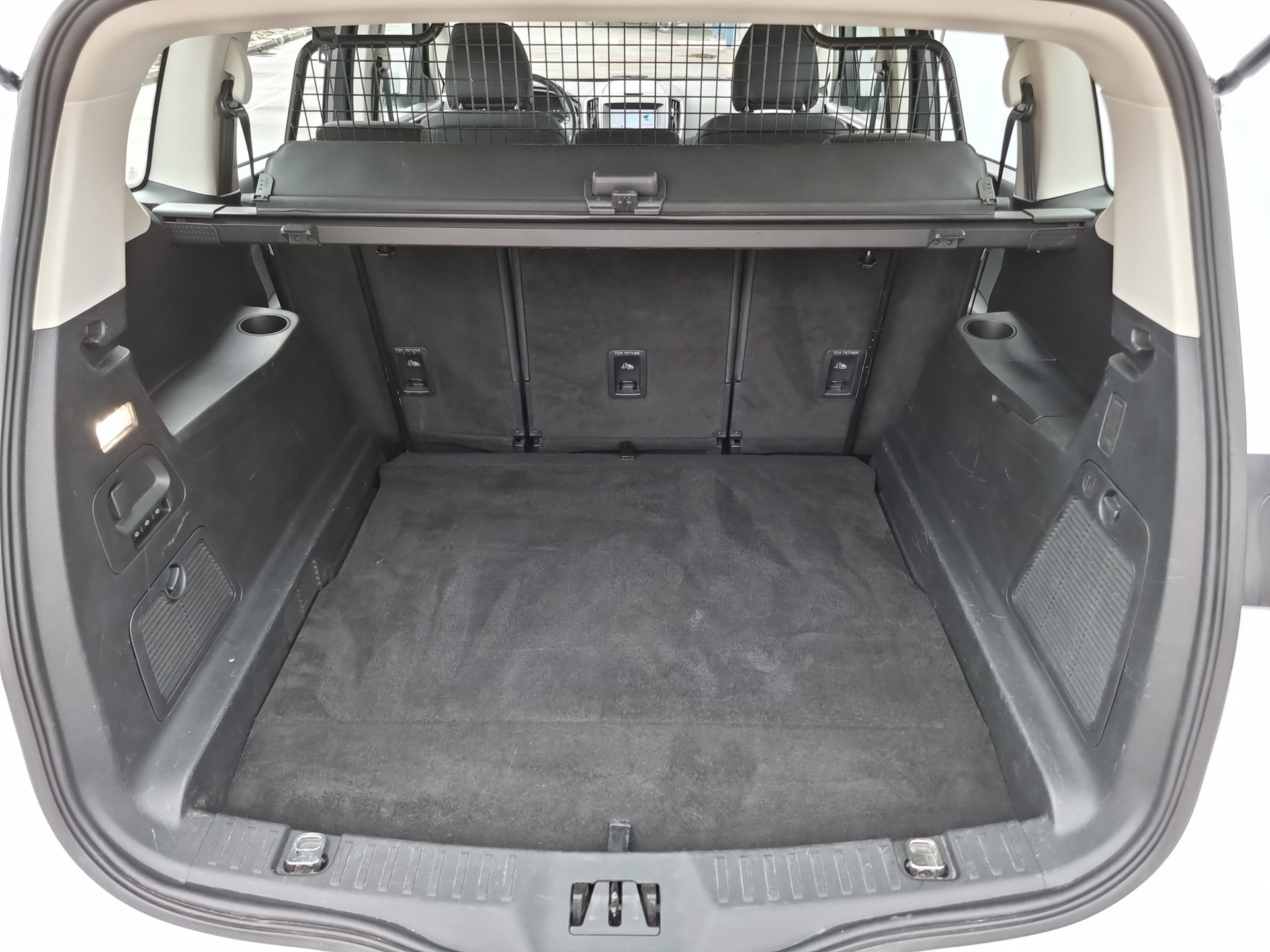 FORD S-Max 2.5 Hybrid Titanium-image-14