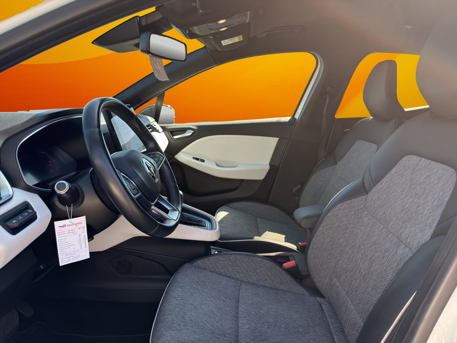 RENAULT Clio 1.6 E-Tech Intens-image-10