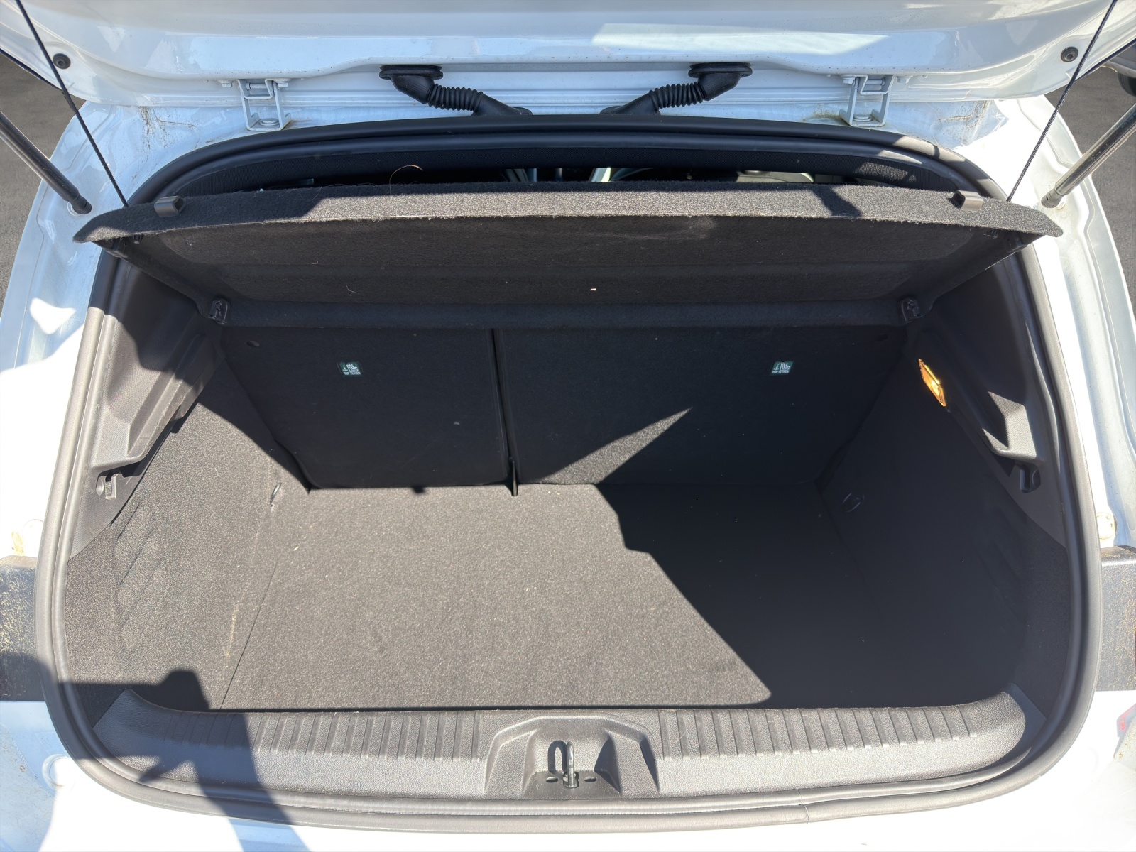 RENAULT Clio 1.6 E-Tech Intens-image-12
