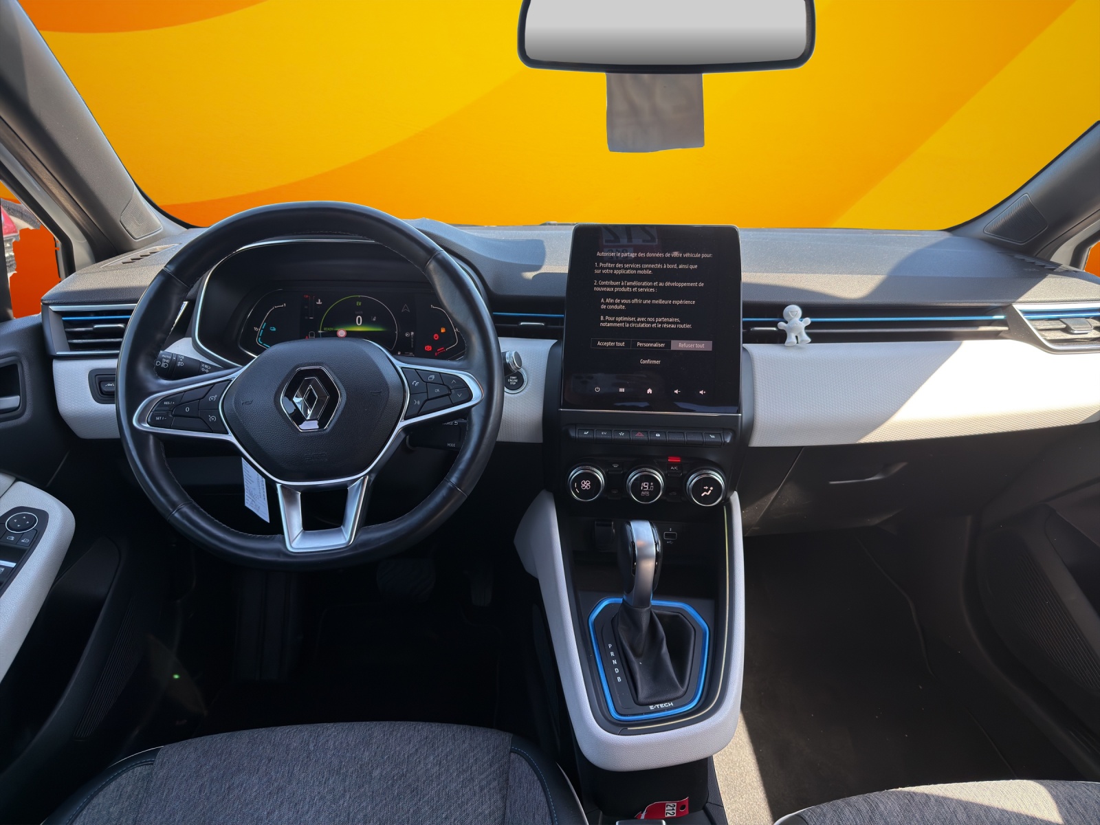 RENAULT Clio 1.6 E-Tech Intens-image-8