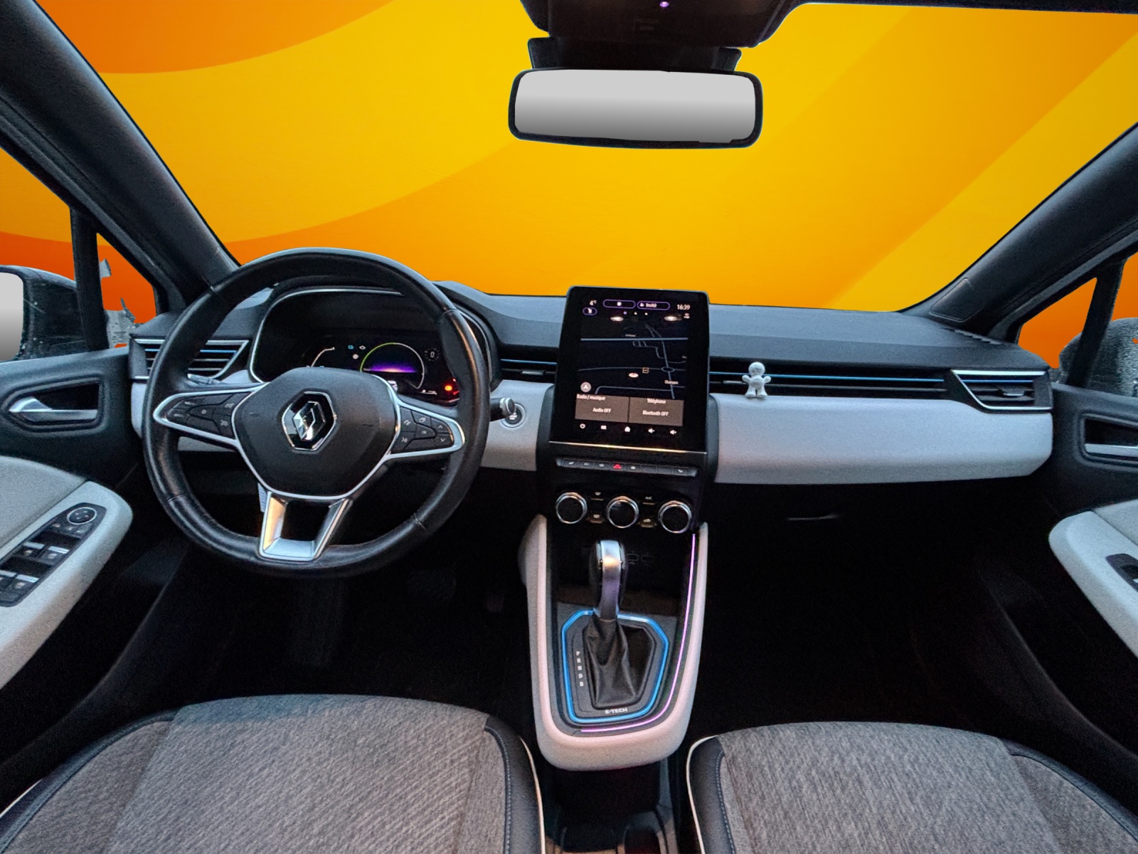 RENAULT Clio 1.6 E-Tech Intens-image-8