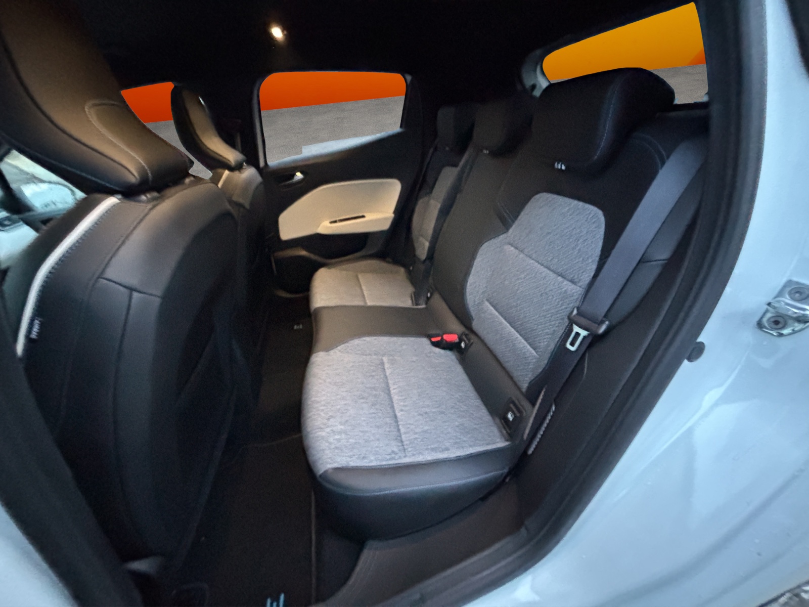 RENAULT Clio 1.6 E-Tech Intens-image-11