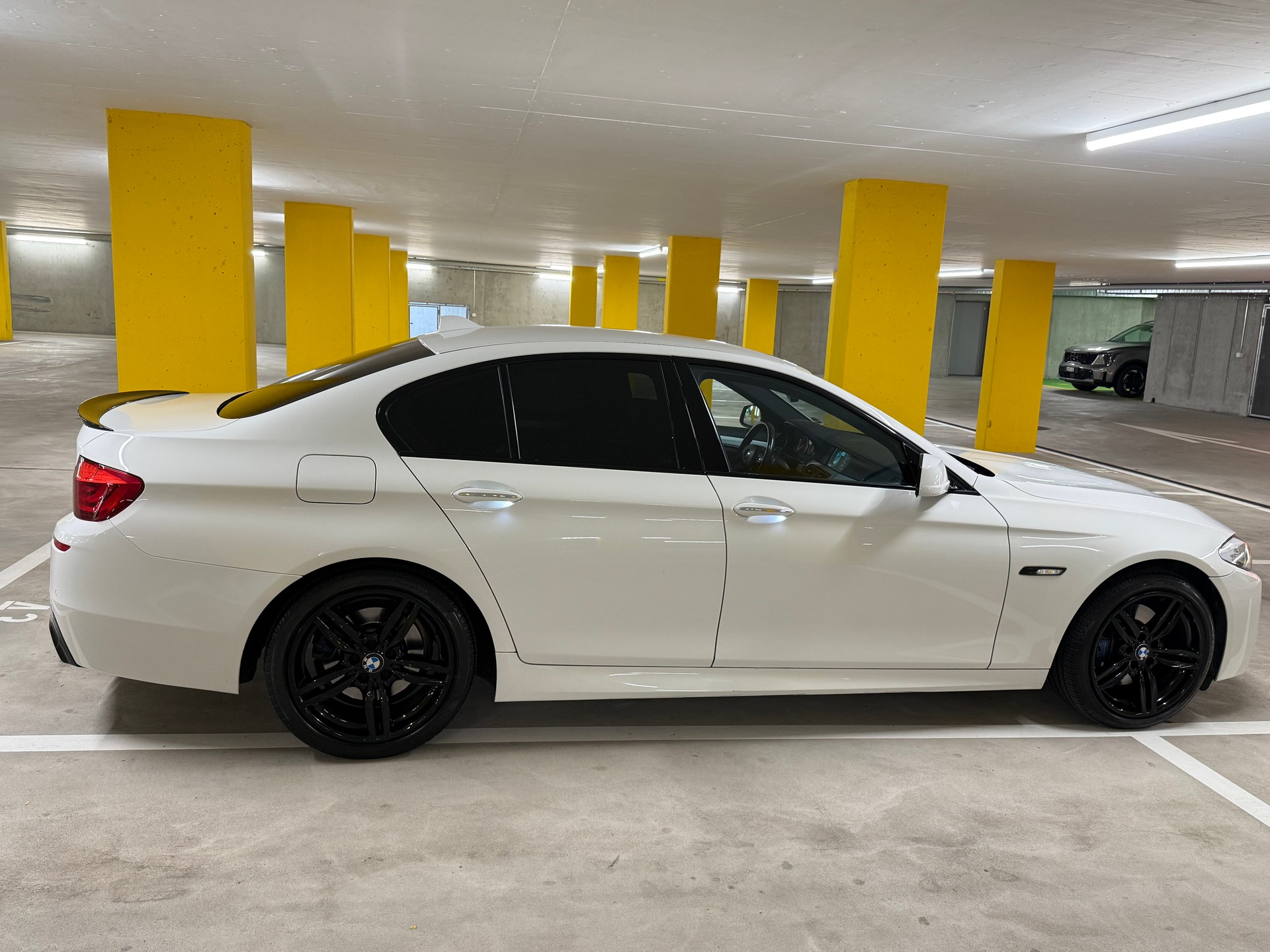 BMW 525d xDrive Steptronic M-Sportpaket - Frisch ab MFK 02. September 2026!-image-13