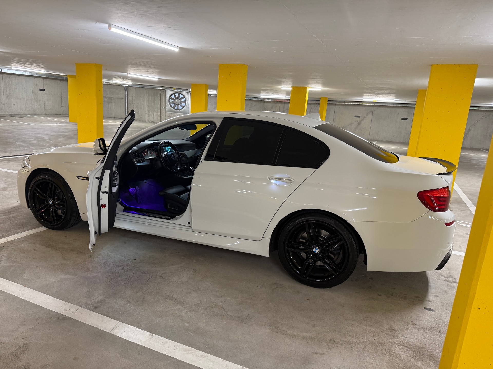 BMW 525d xDrive Steptronic M-Sportpaket - Frisch ab MFK 02. September 2026!-image-12